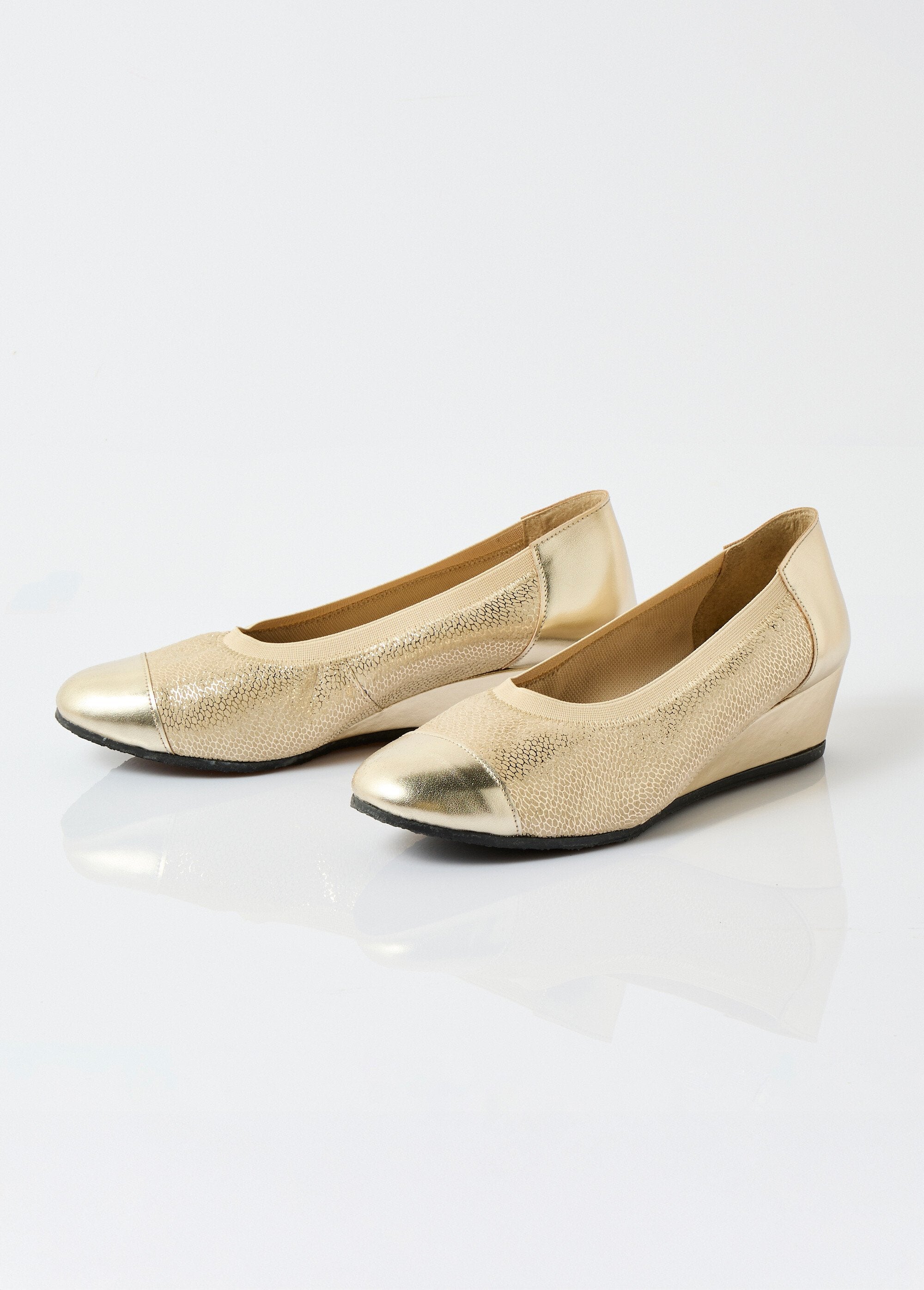 Two-material_comfort_width_leather_wedge_ballerinas_Golden_DE1_slim