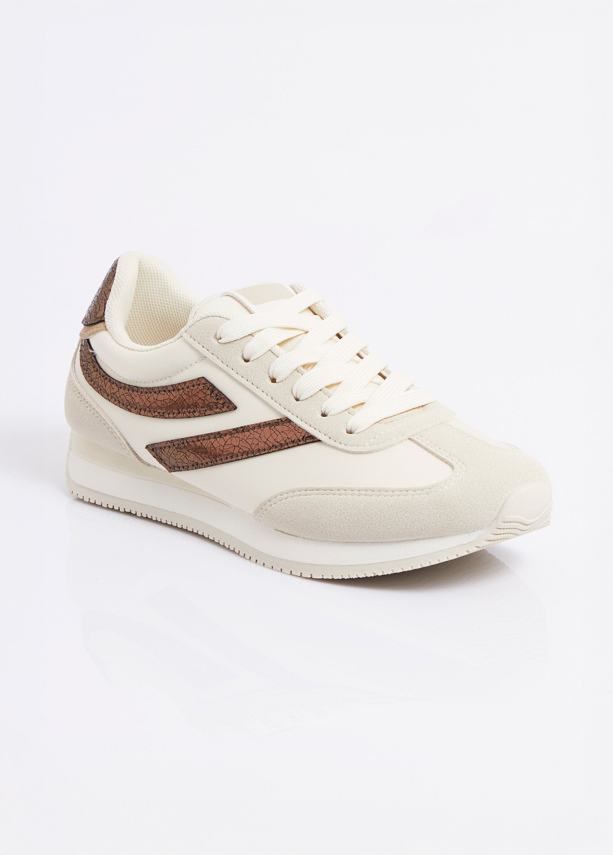 Sporty-looking_sneakers_+_fancy_laces_Beige_FA1_slim