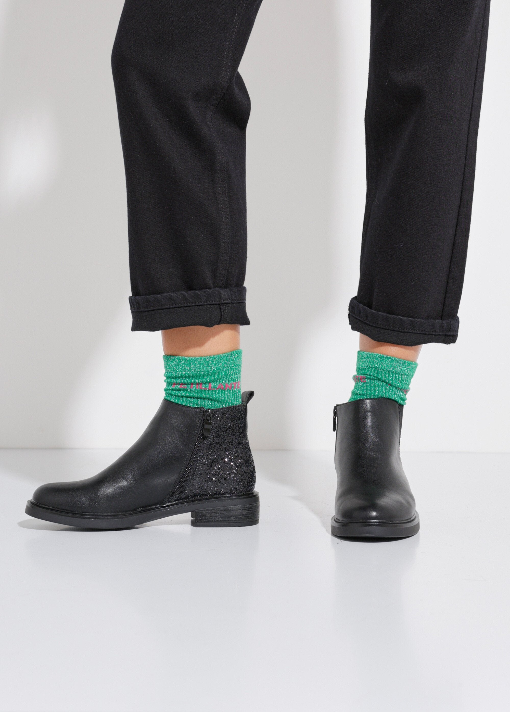 Chelsea_boots,_glitter_heel_detail_Black_SF1_slim