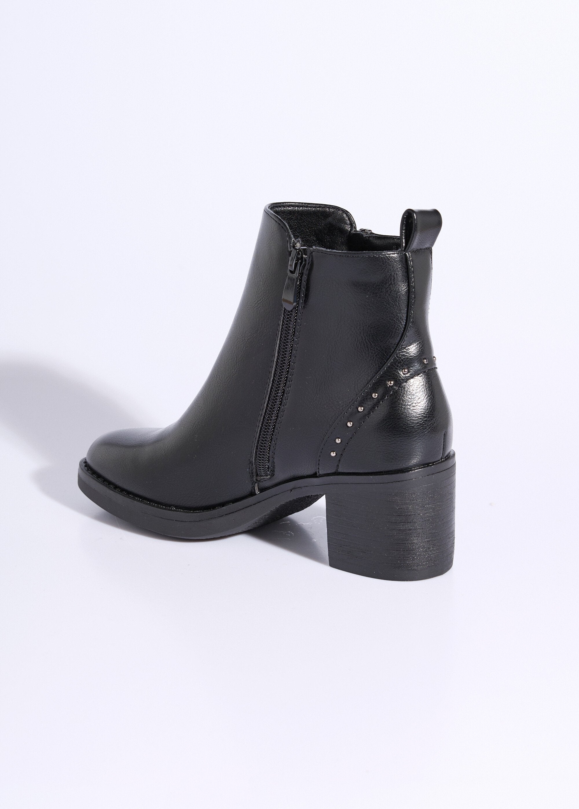 Zipped_boots_with_studded_heels_Black_DO1_slim