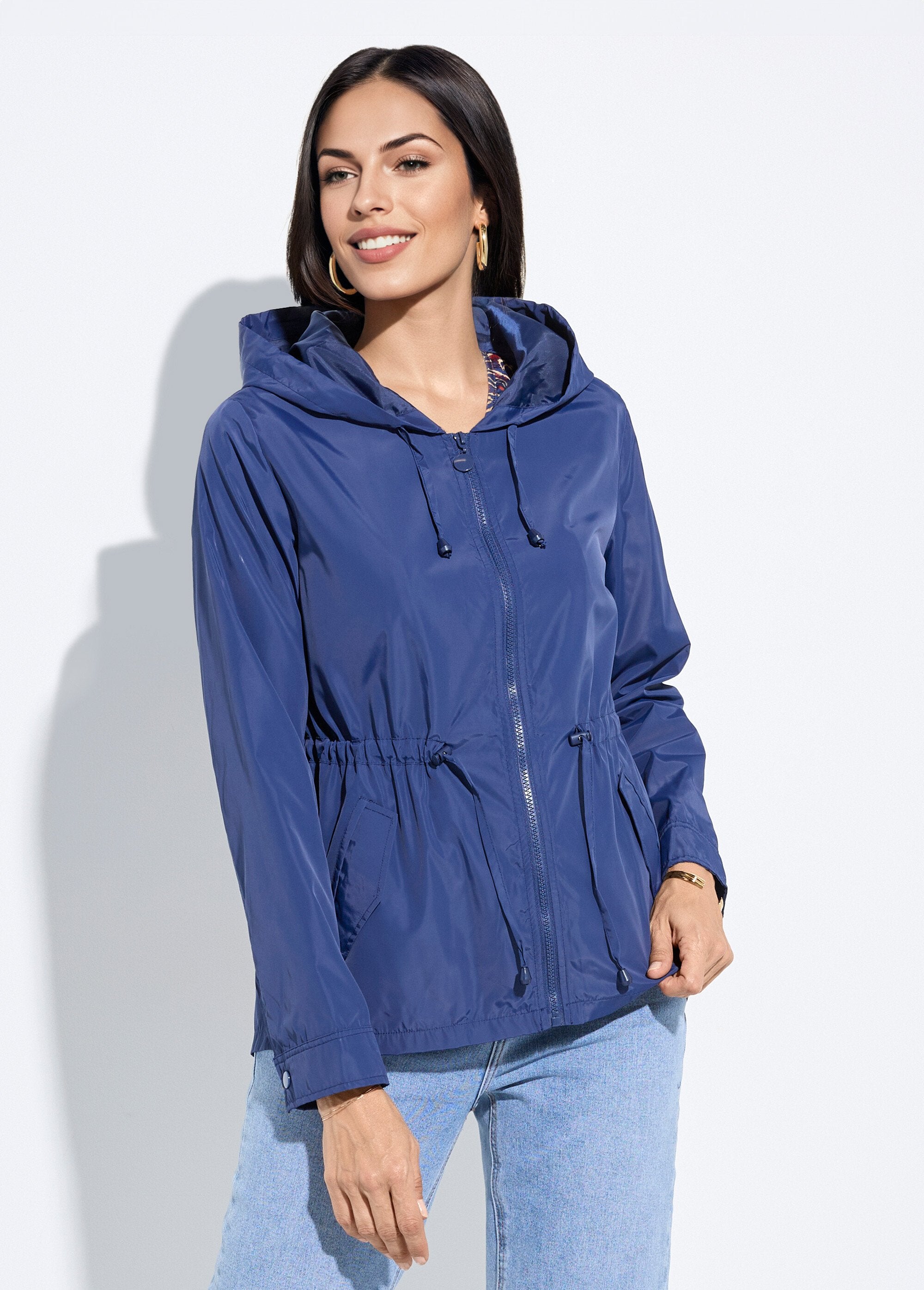 Windbreaker_with_hood_and_fitted_waist_Marine_FA1_slim