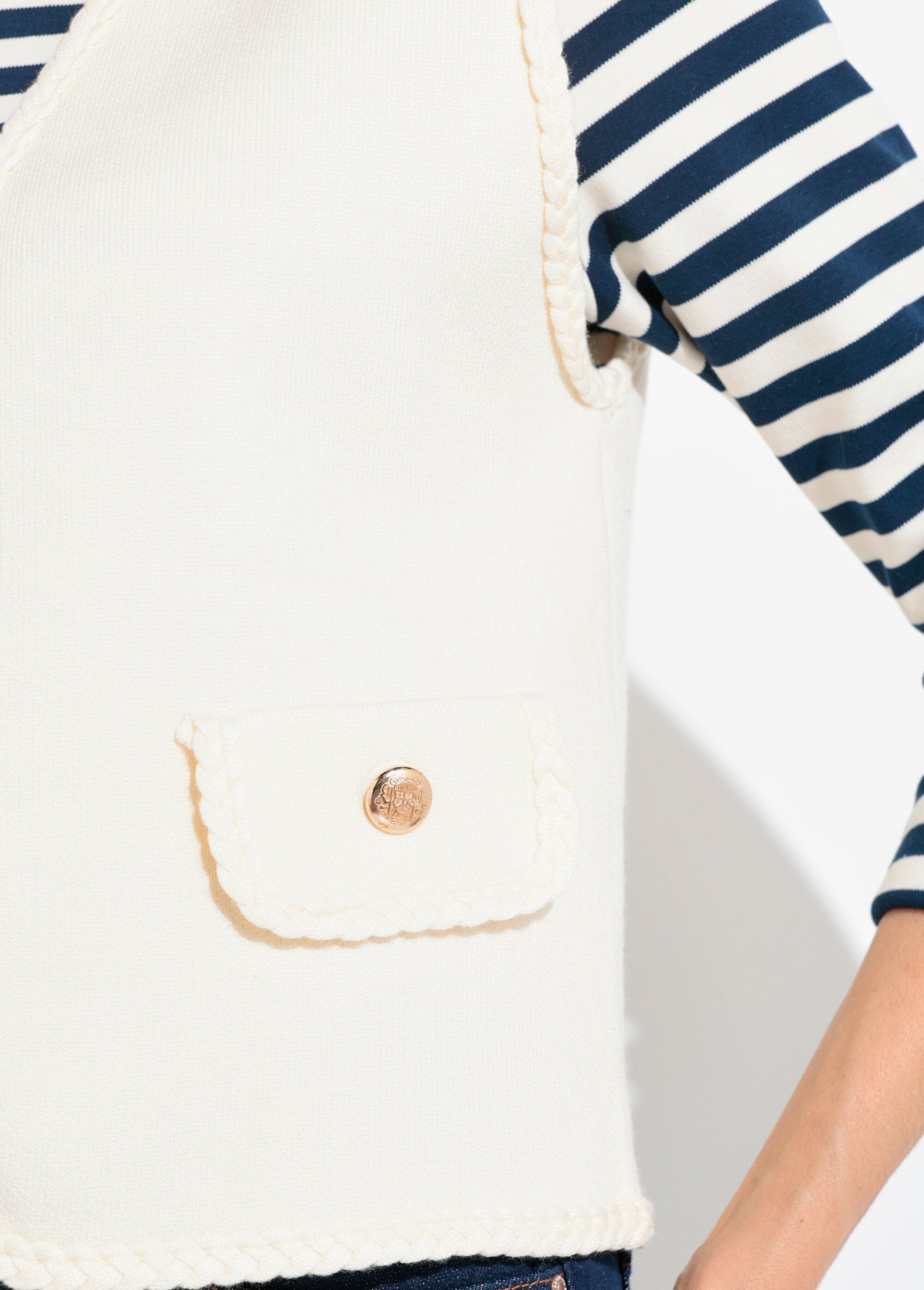 Thick_sleeveless_vest_with_braided_details_Beige_DE2_slim