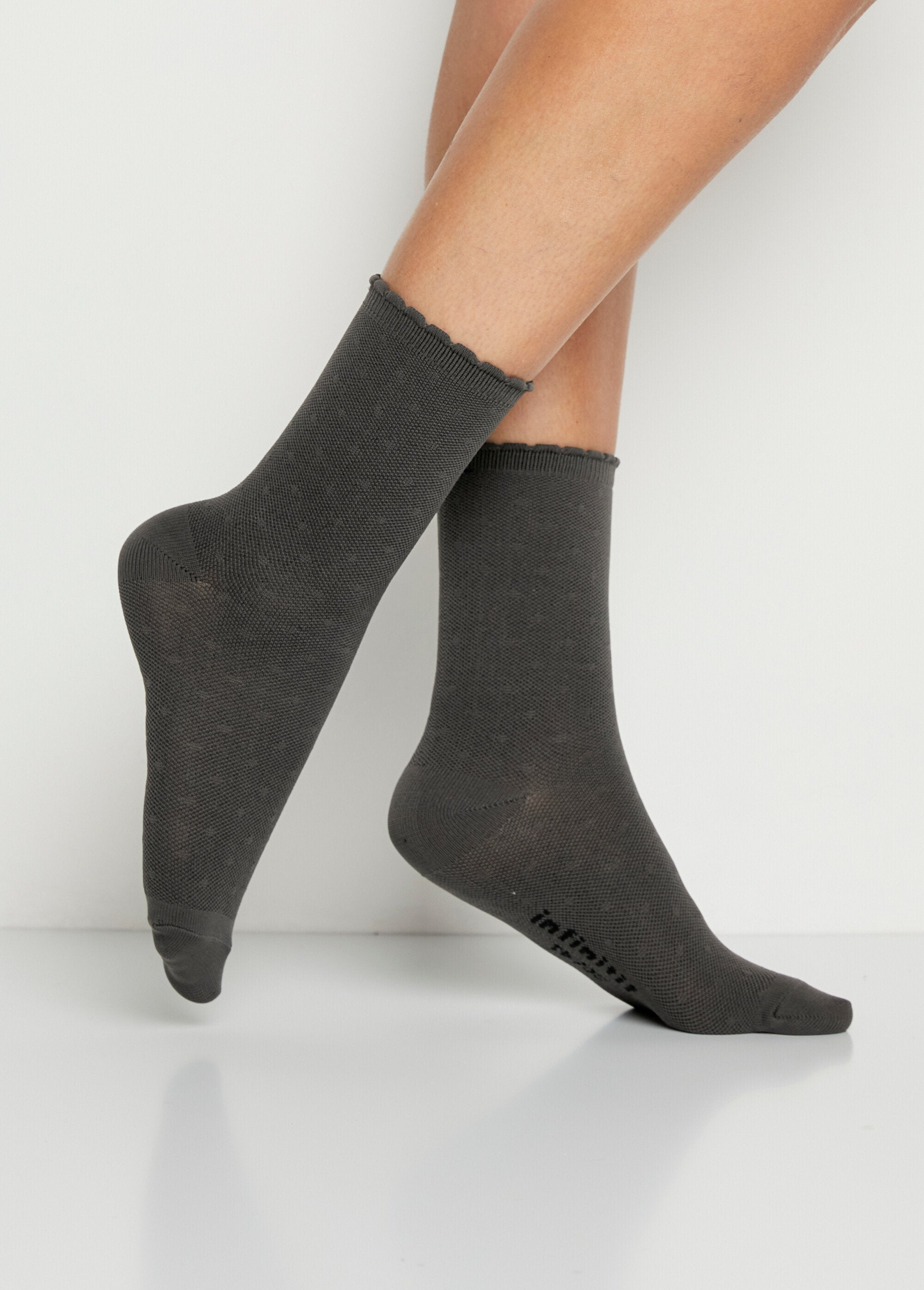 Thin_socks_with_tone-on-tone_patterns_Black_and_gray_ass_lot_2_DR1_slim
