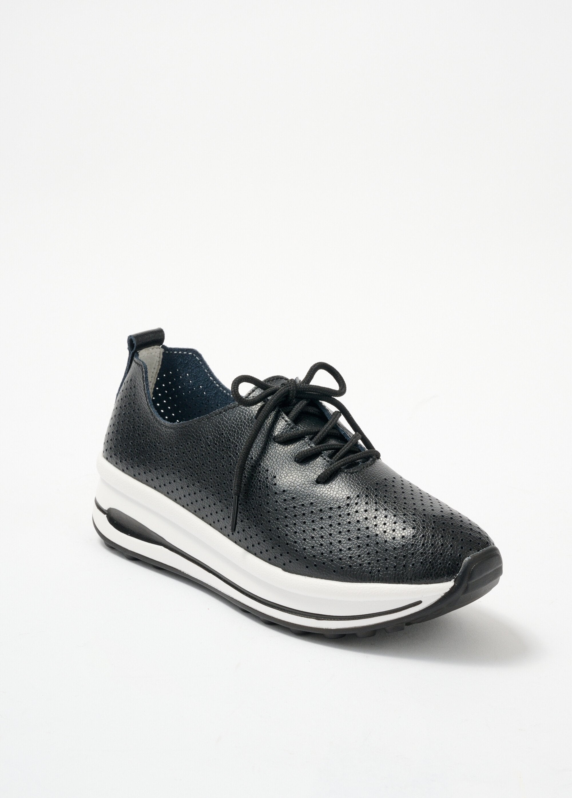 Perforated_leather_sneakers_Black_FA1_slim