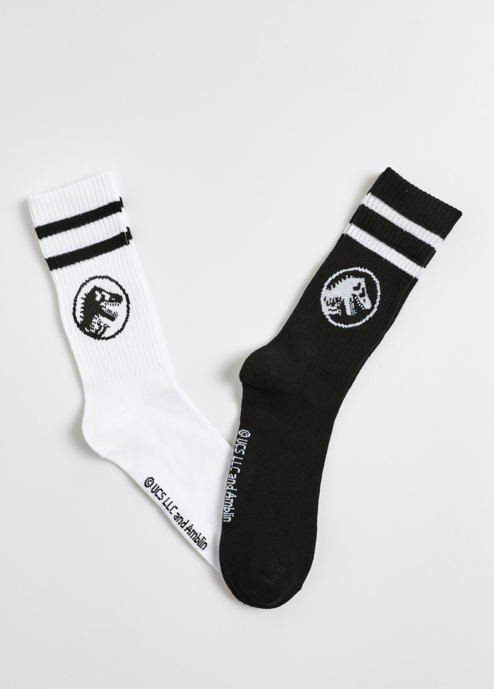Pair_of_ribbed_socks,_Jurassic_World_Black_FA1_slim
