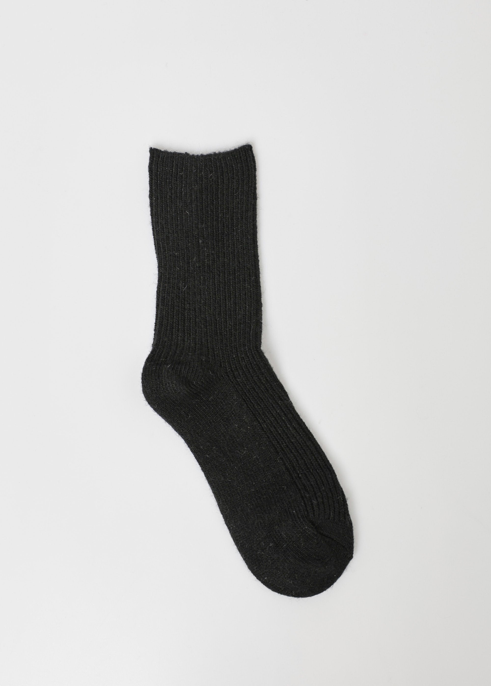 Pair_of_fine_ribbed_wool_socks_Black_DE1_slim