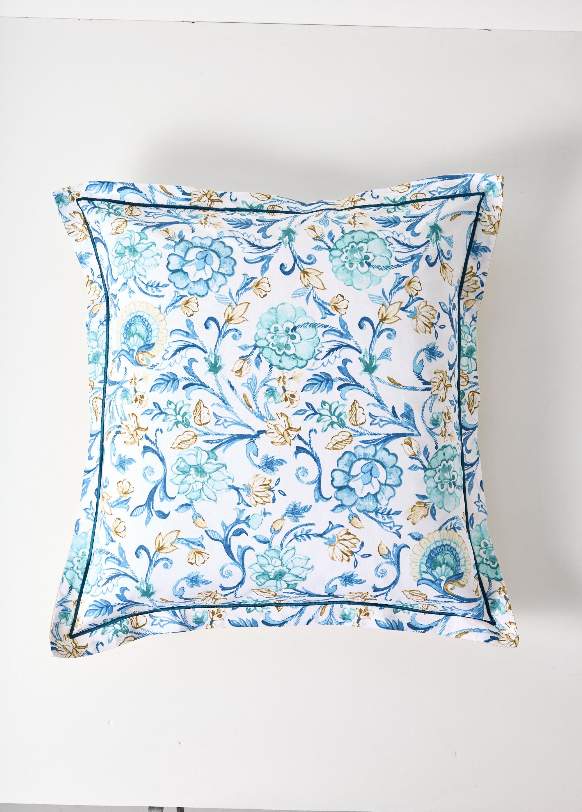 Camellias_3-Piece_Duvet_Cover_Set_Blue_DE4_slim