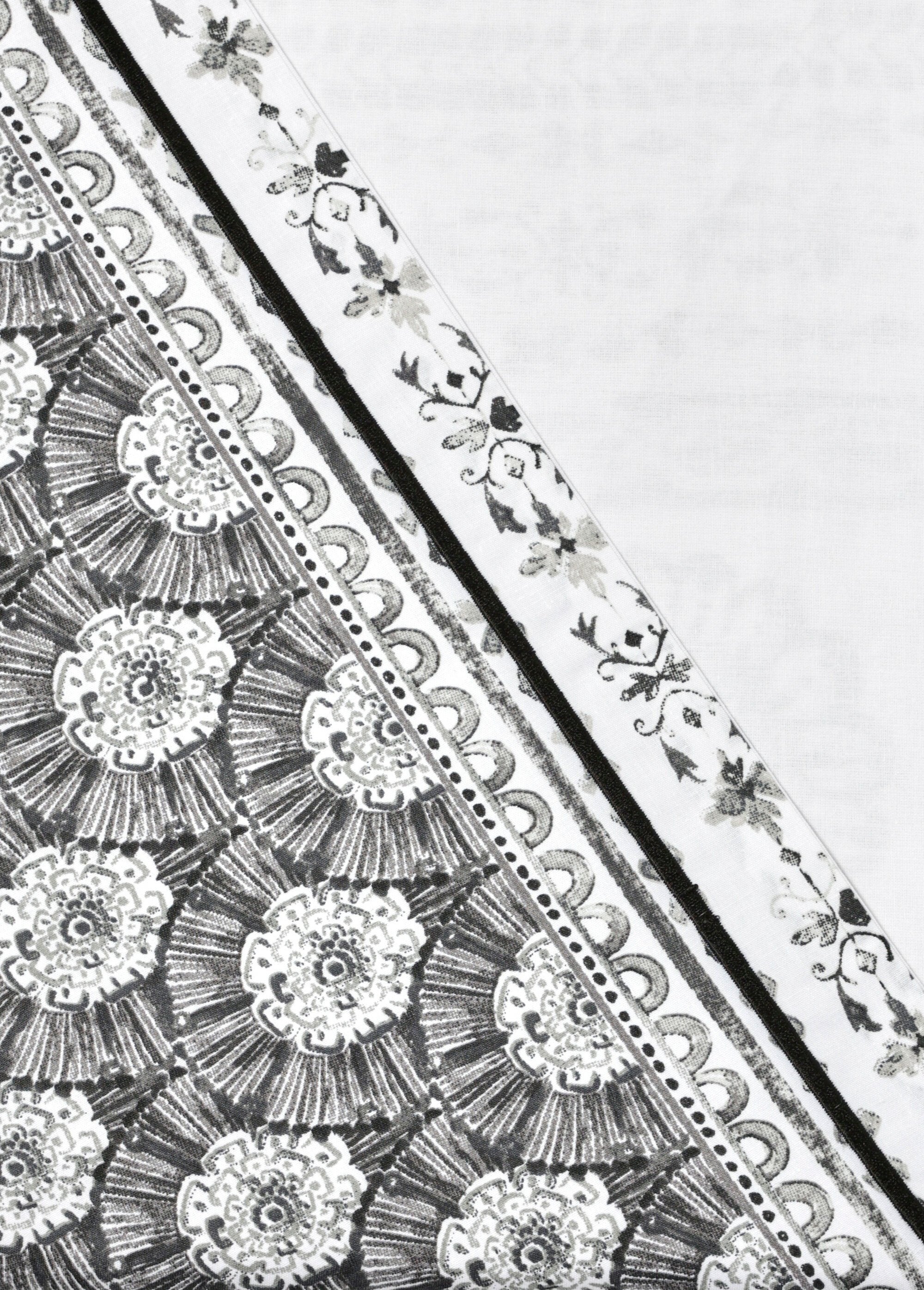 4-piece_bed_set_with_flat_sheet,_fans_Gray_DO1_slim