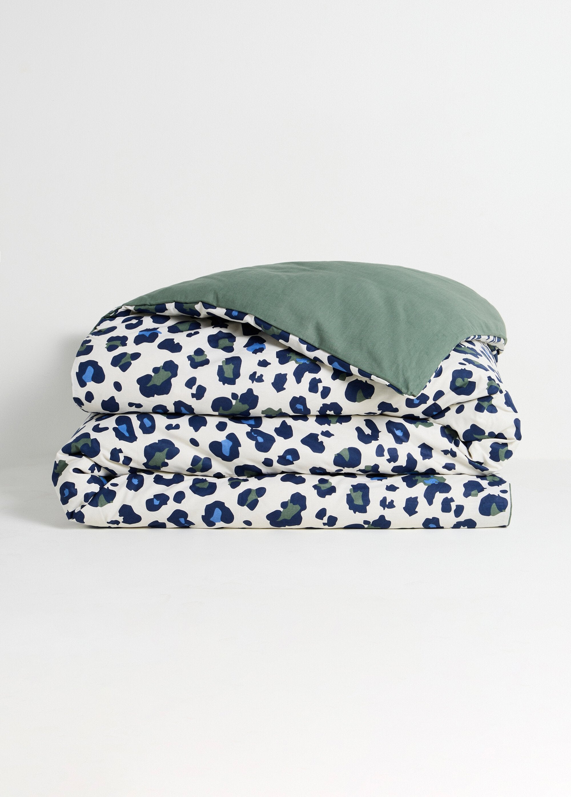 Cotton_duvet_cover_set,_leopard_print_Green_and_blue_DE1_slim