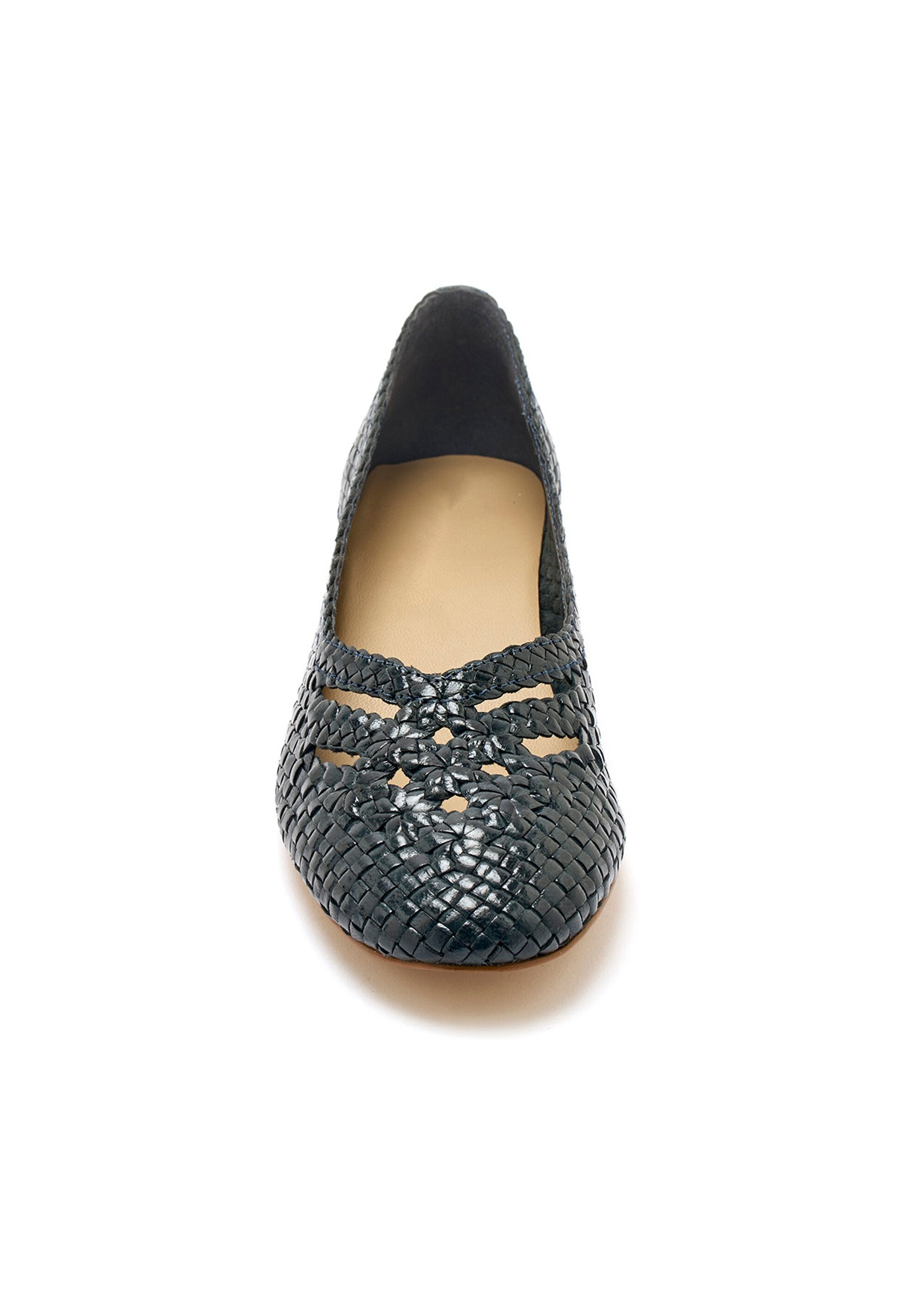 Comfort_width_braided_leather_pumps_Marine_FA2_slim