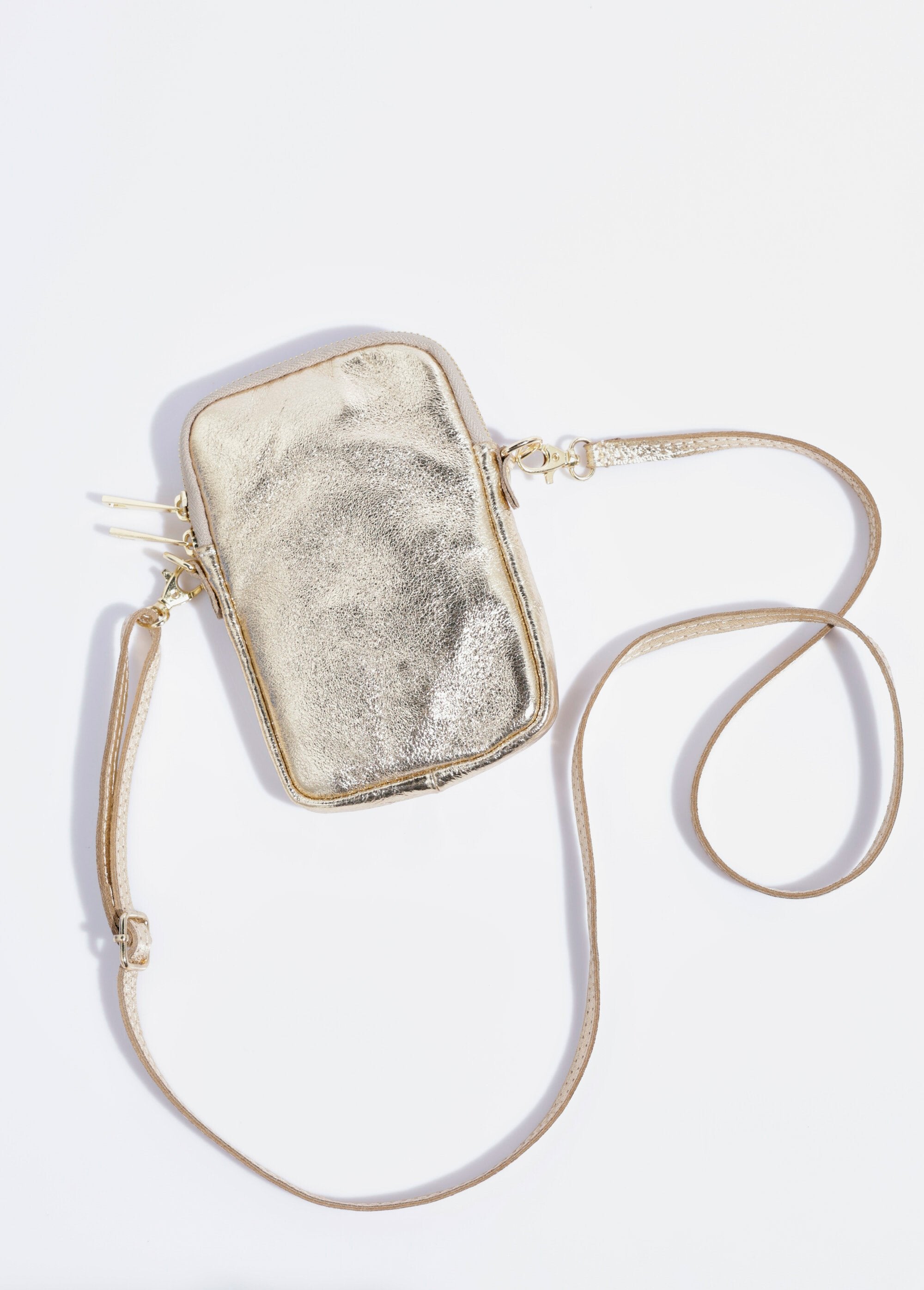 Leather_zipped_phone_pouch_Golden_DO1_slim