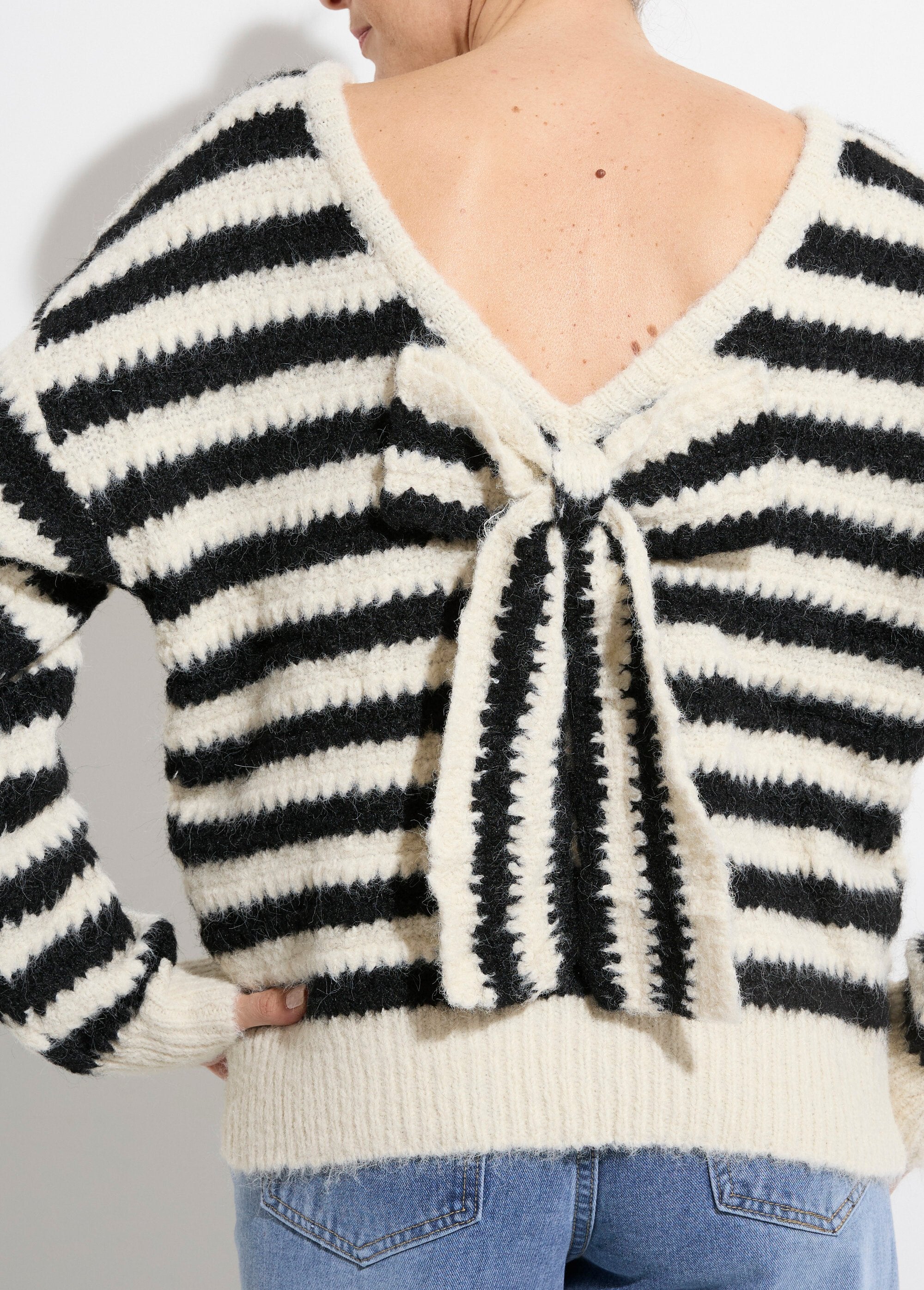Warm_striped_wool_sweater_with_a_fancy_bow_Ecru_with_black_stripes_DE1_slim