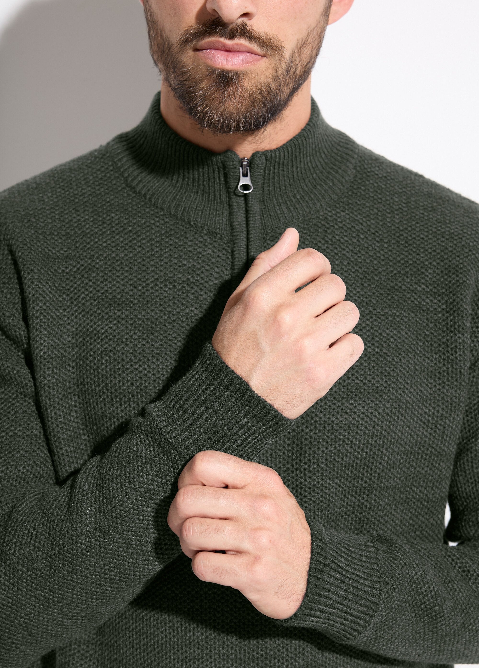 High-neck_zipped_sweater_in_heathered_wool_knit_Green_DE2_slim