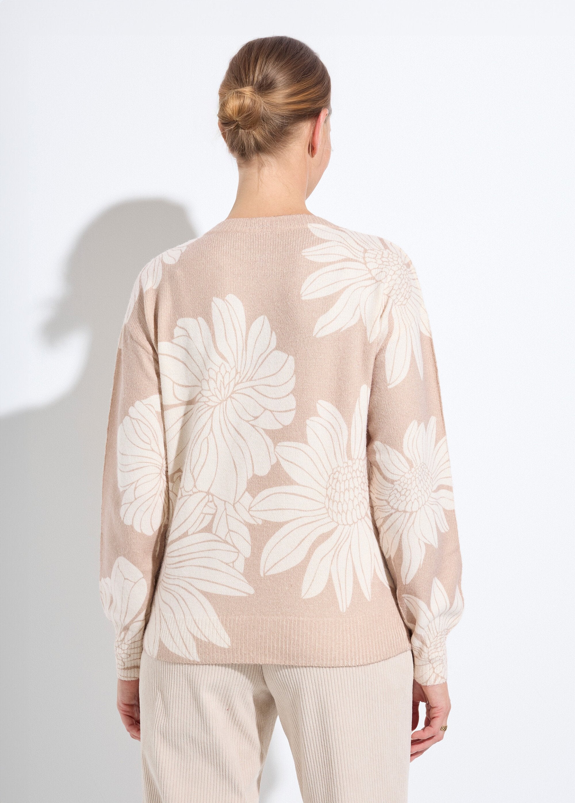 Fine_flower_print_sequin_sweater_with_round_neck_Beige_DO1_slim