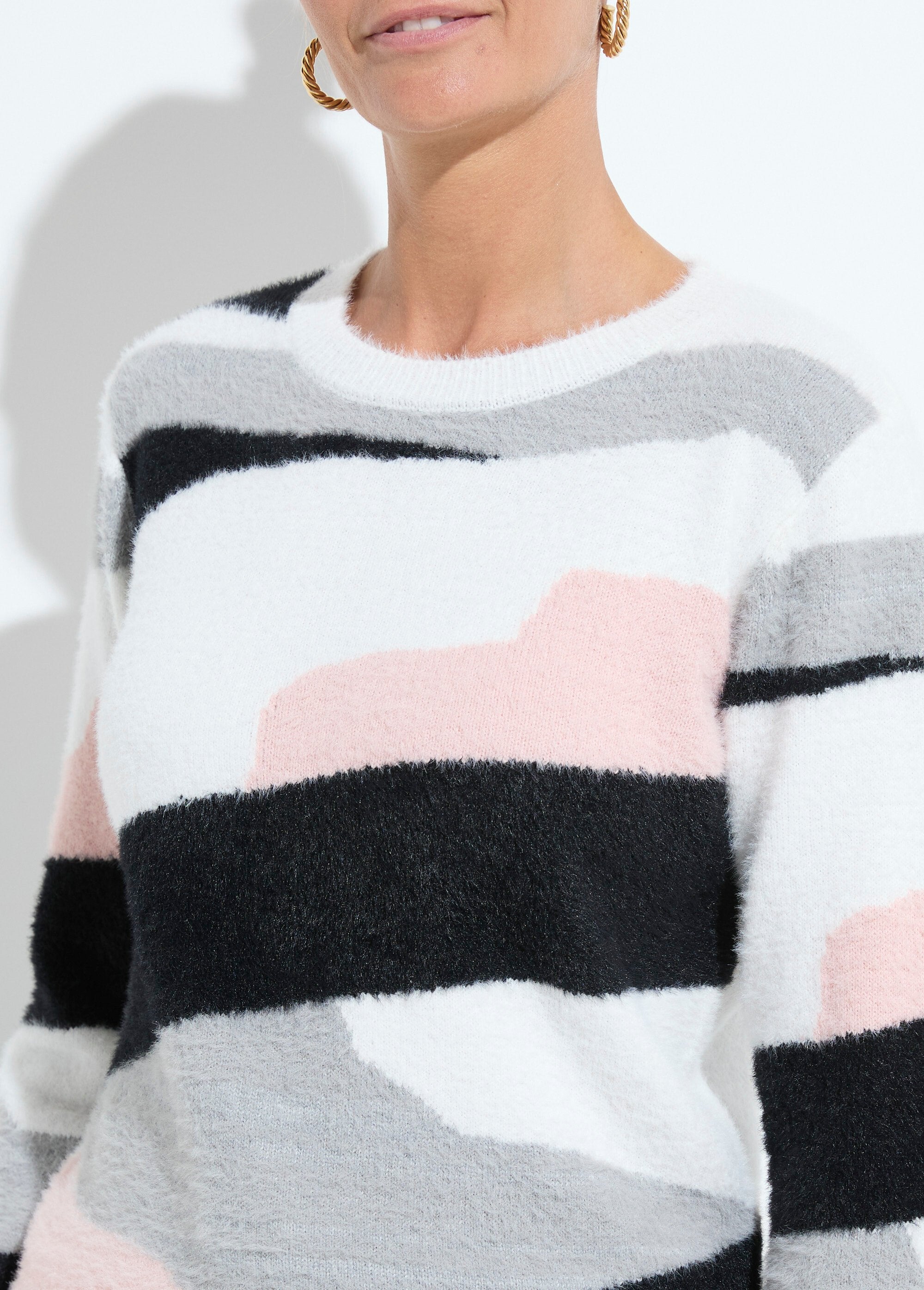Graphic_jacquard_sweater_with_a_fuzzy_knit_and_round_neck_Ecru_and_pink_DE1_slim
