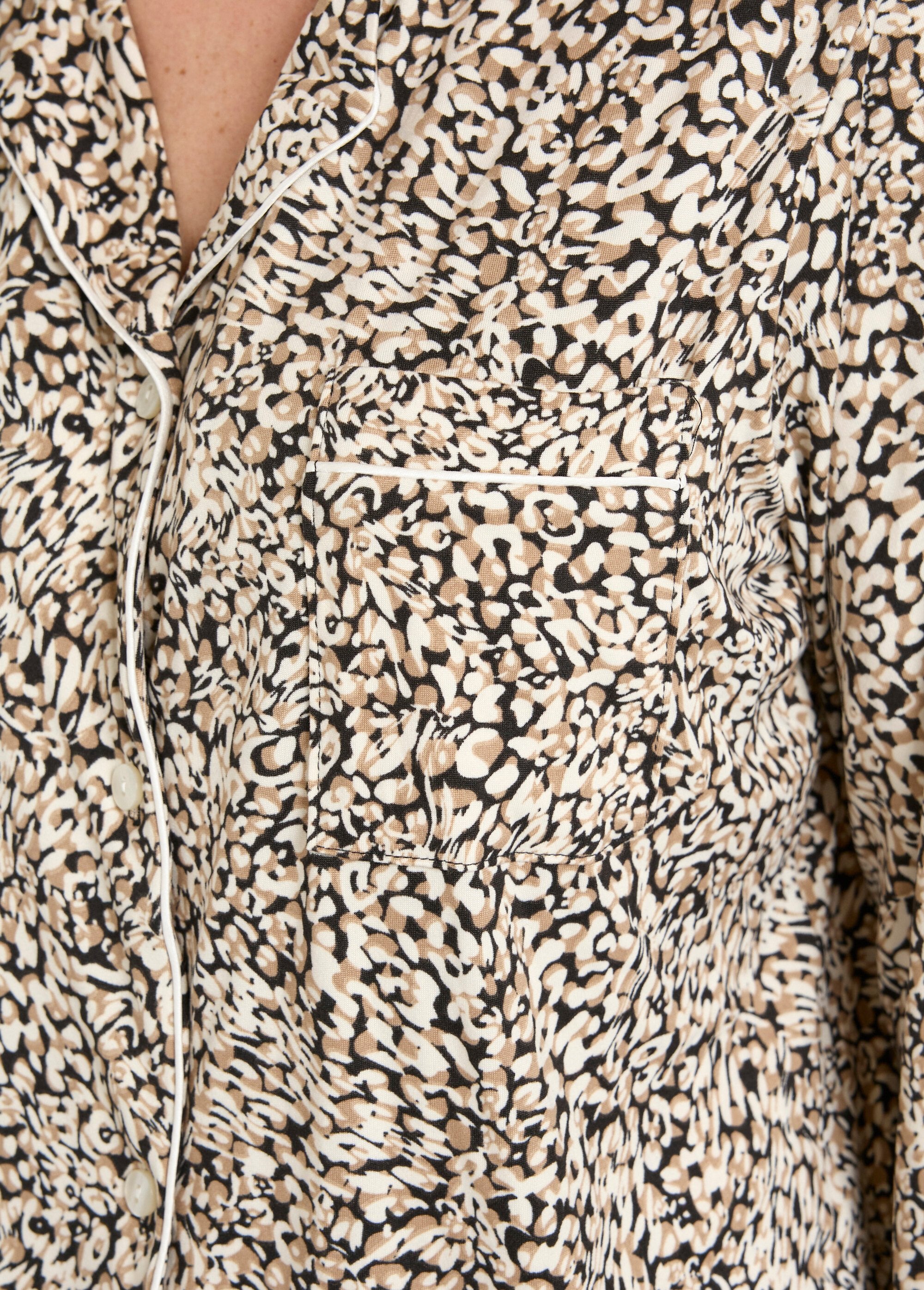 Tailored_collar_and_long_sleeve_pajamas_Leopard_DE2_slim