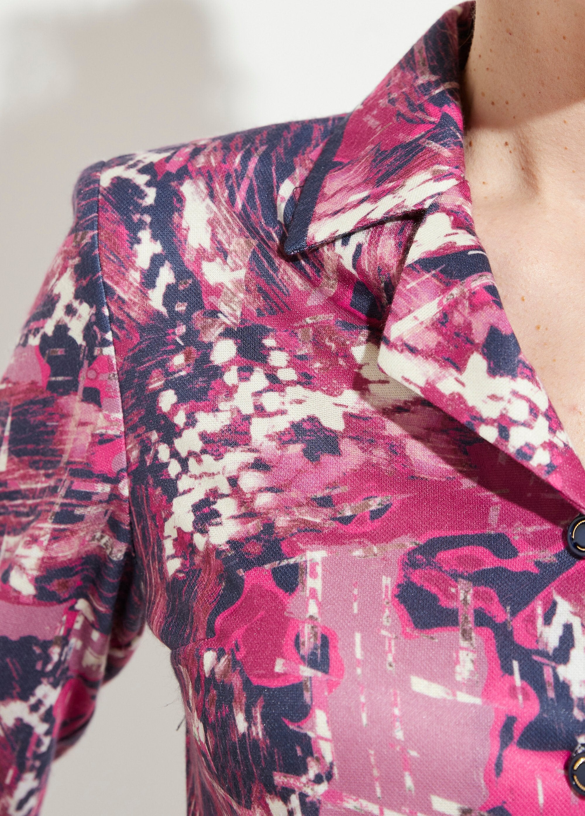 Button-down_dress_with_printed_tailoring_collar_Pink_and_navy_DE2_slim