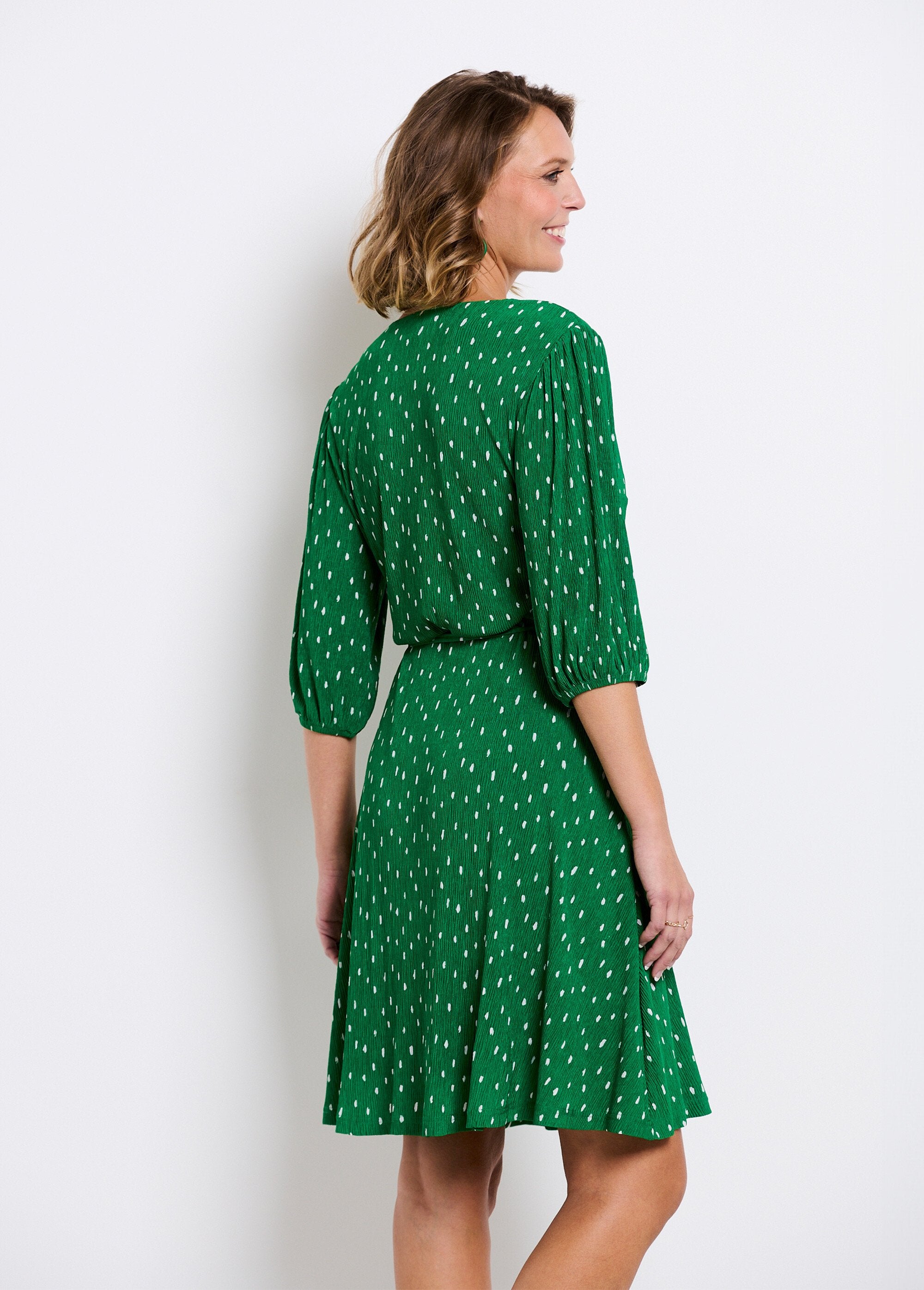 Short_wrap_dress_with_polka_dot_print_Green_and_white_DO1_slim