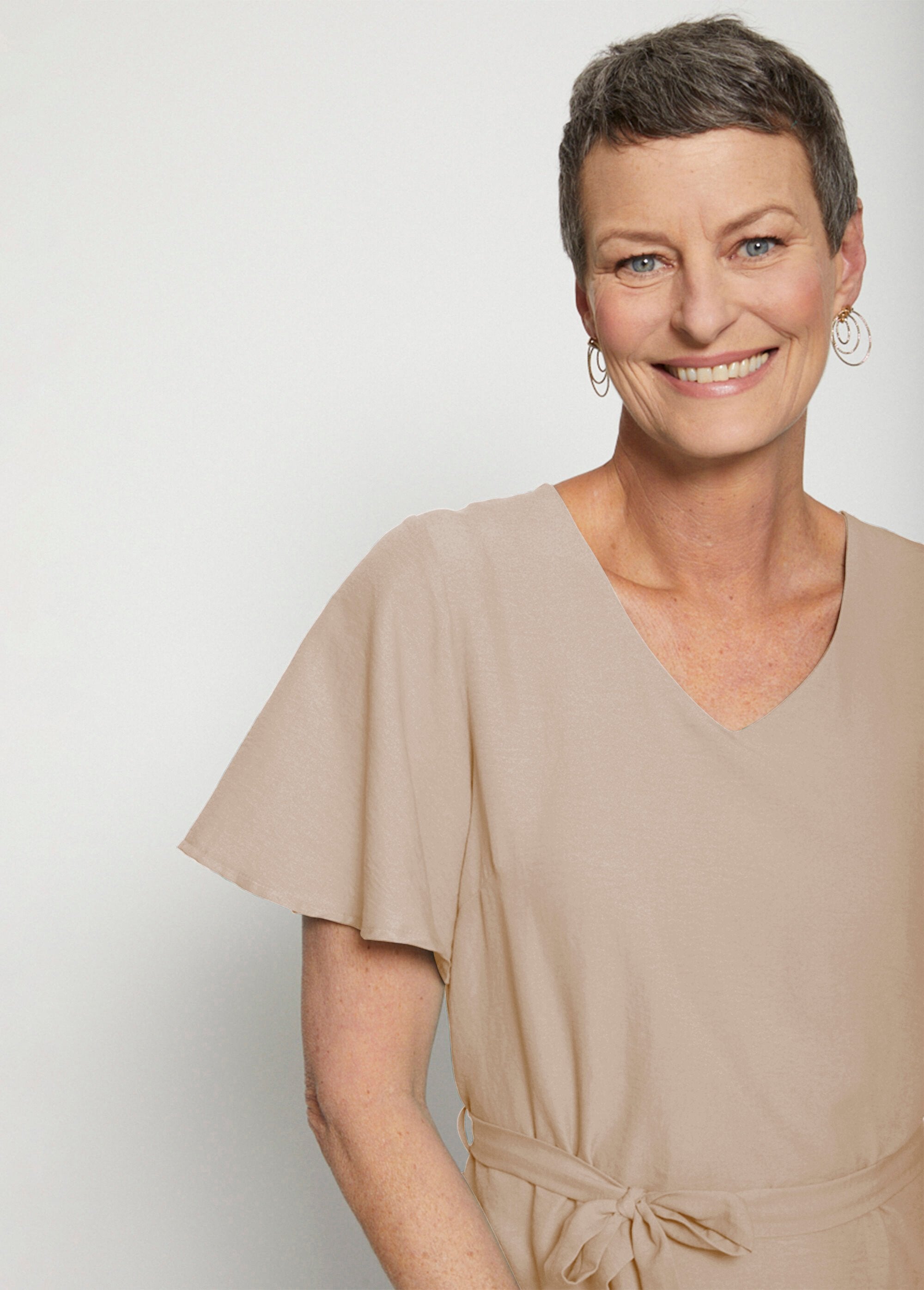 Short_straight_dress_in_plain_flowing_fabric_Sand_DE1_slim