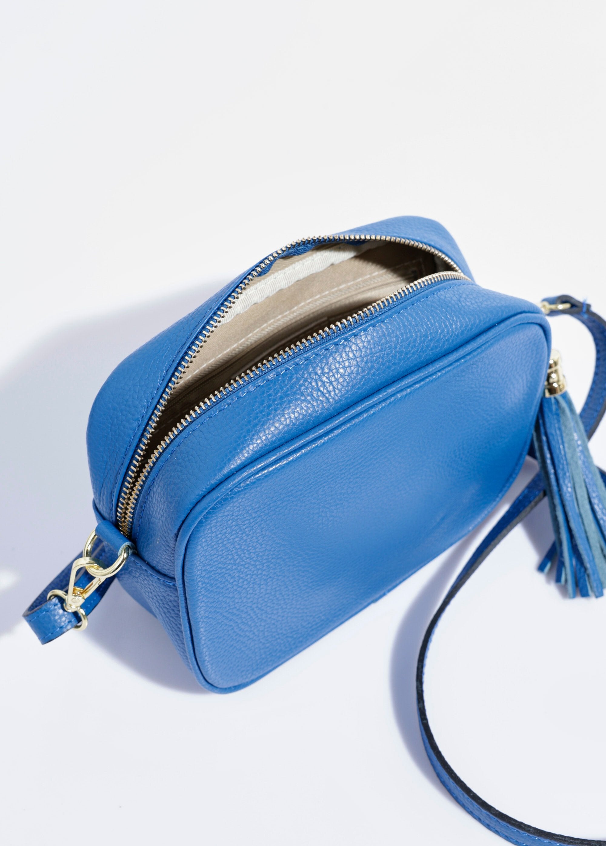 Leather_zipped_bag,_removable_shoulder_strap_Royal_blue_DE2_slim
