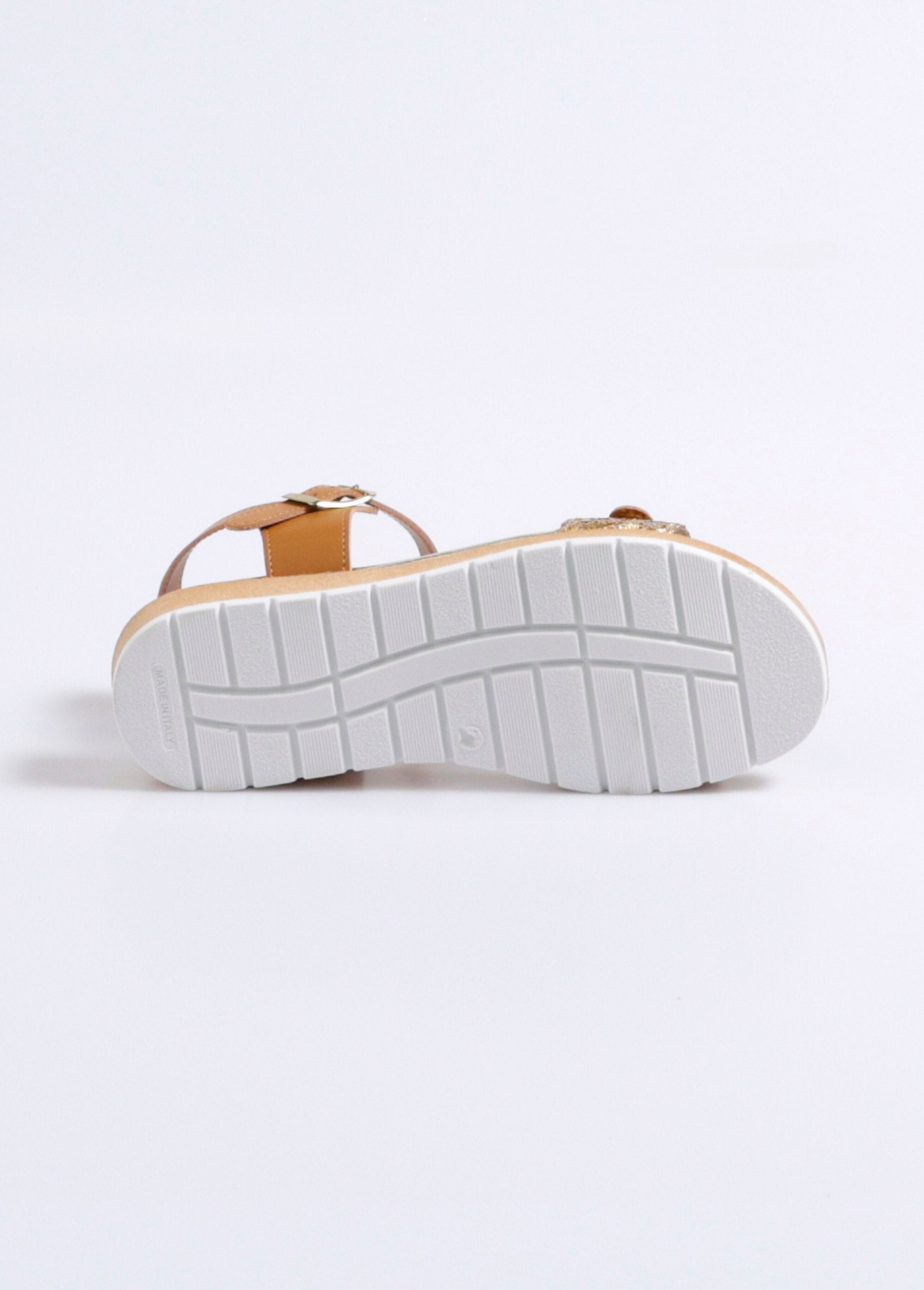 Comfort_width_glitter_sandal_camel_UN1_slim