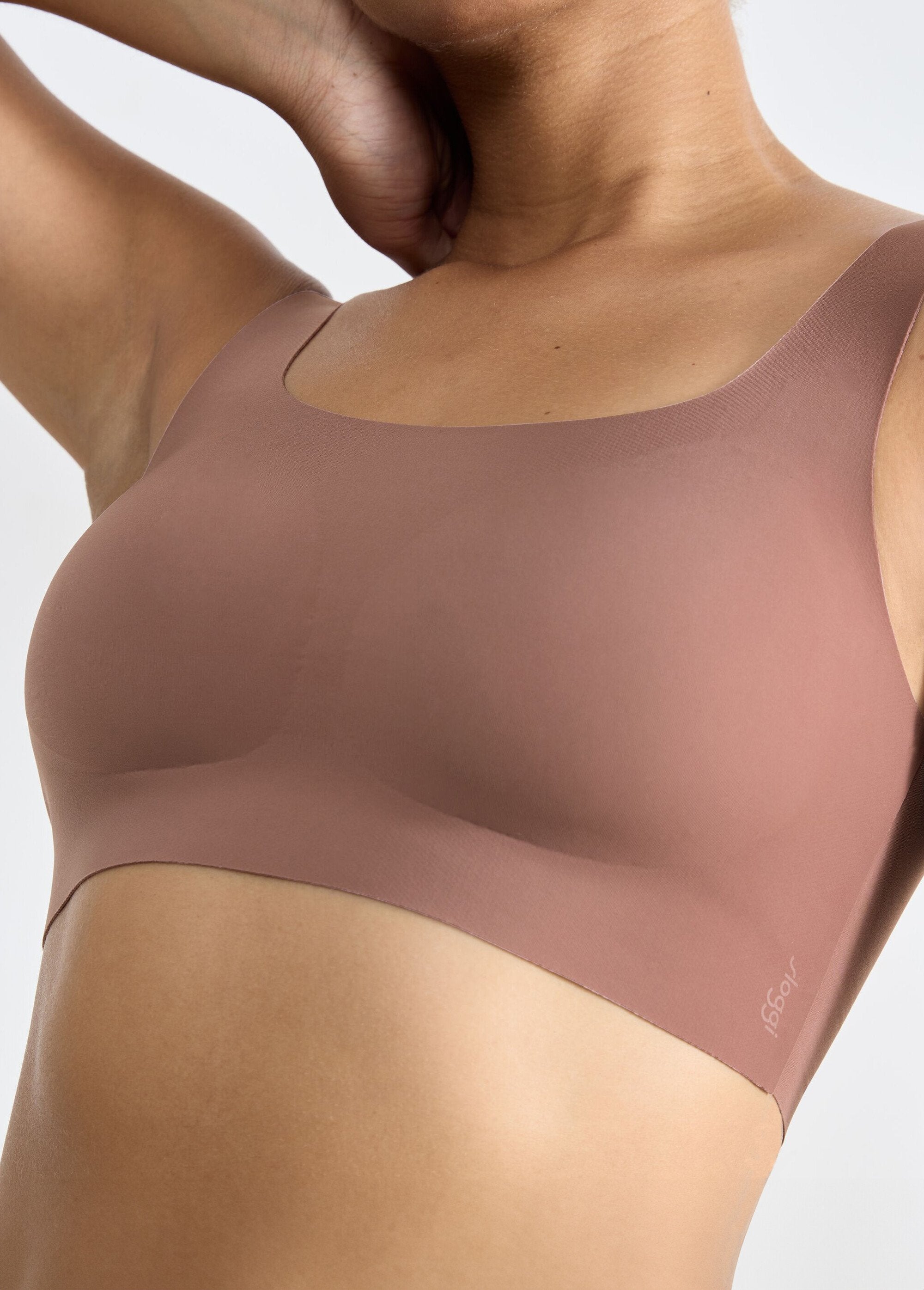 Invisible_microfiber_bra_Cocoa_DE1_slim