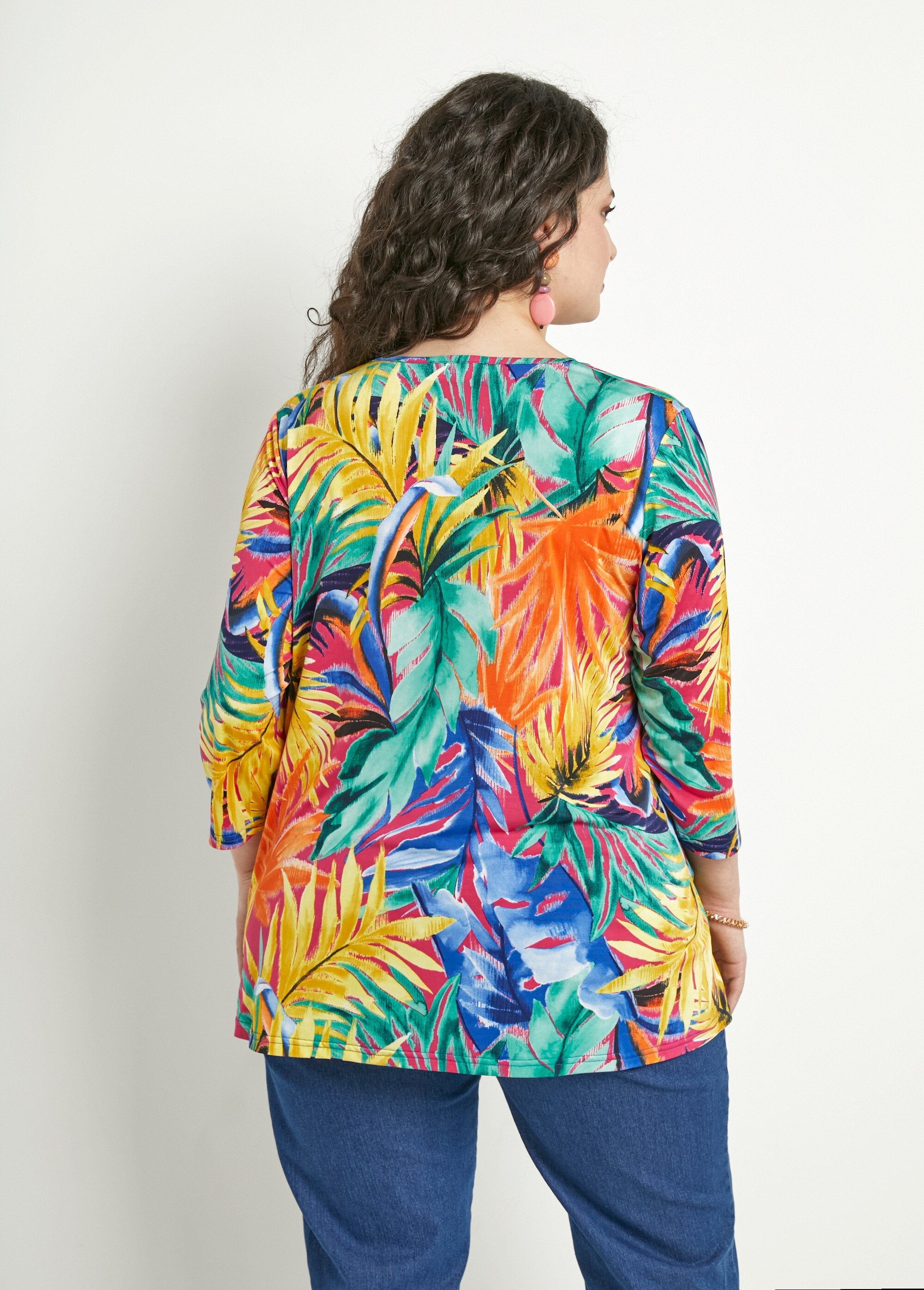2-in-1_long_tropical_print_t-shirt_Multicolor_DO1_curvy
