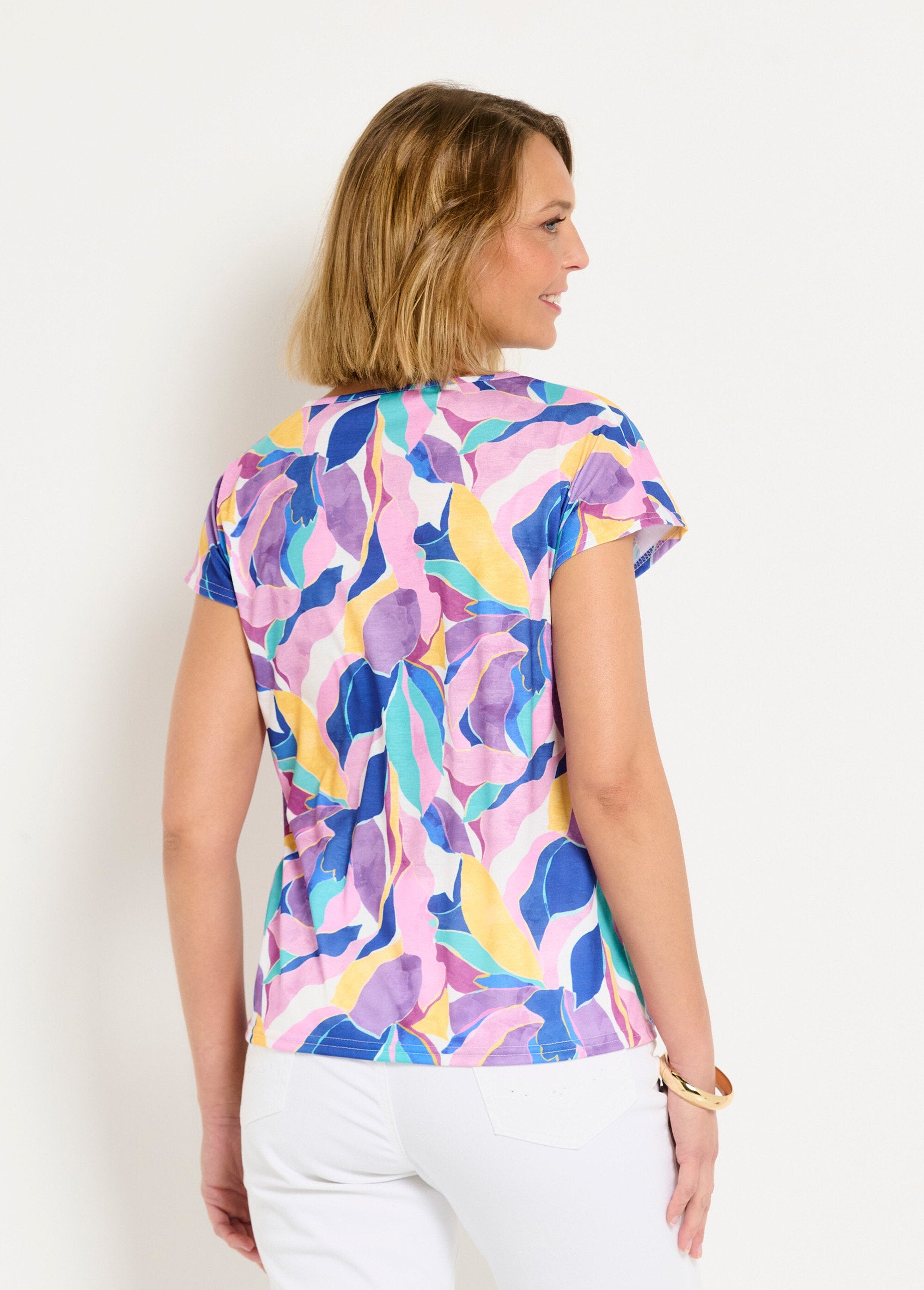 Shiny_printed_V-neck_cropped_t-shirt_Parma_and_yellow_DO1_slim