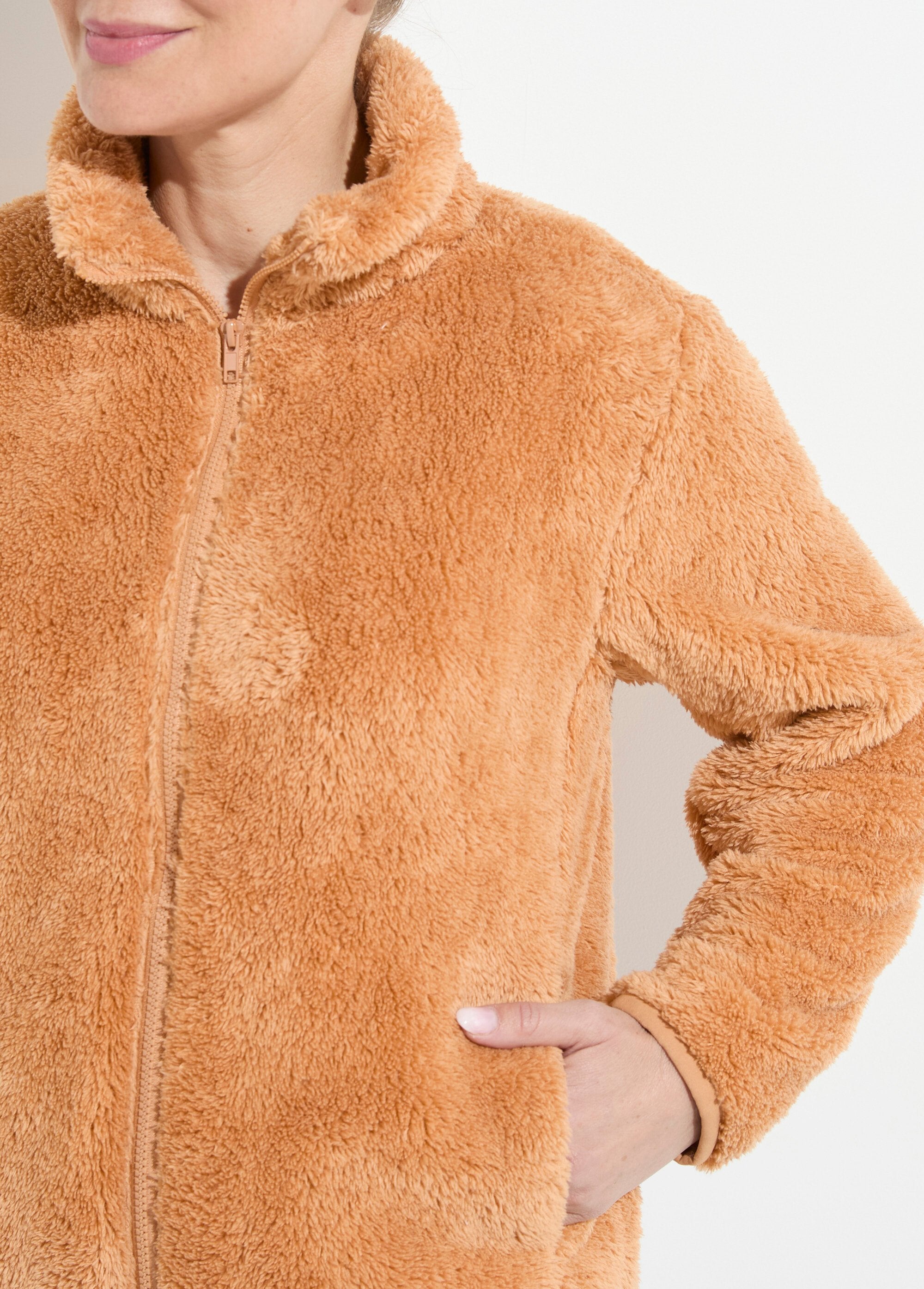 Faux_fur_jacket_with_high_collar_and_long_sleeves_Chamois_DE1_slim