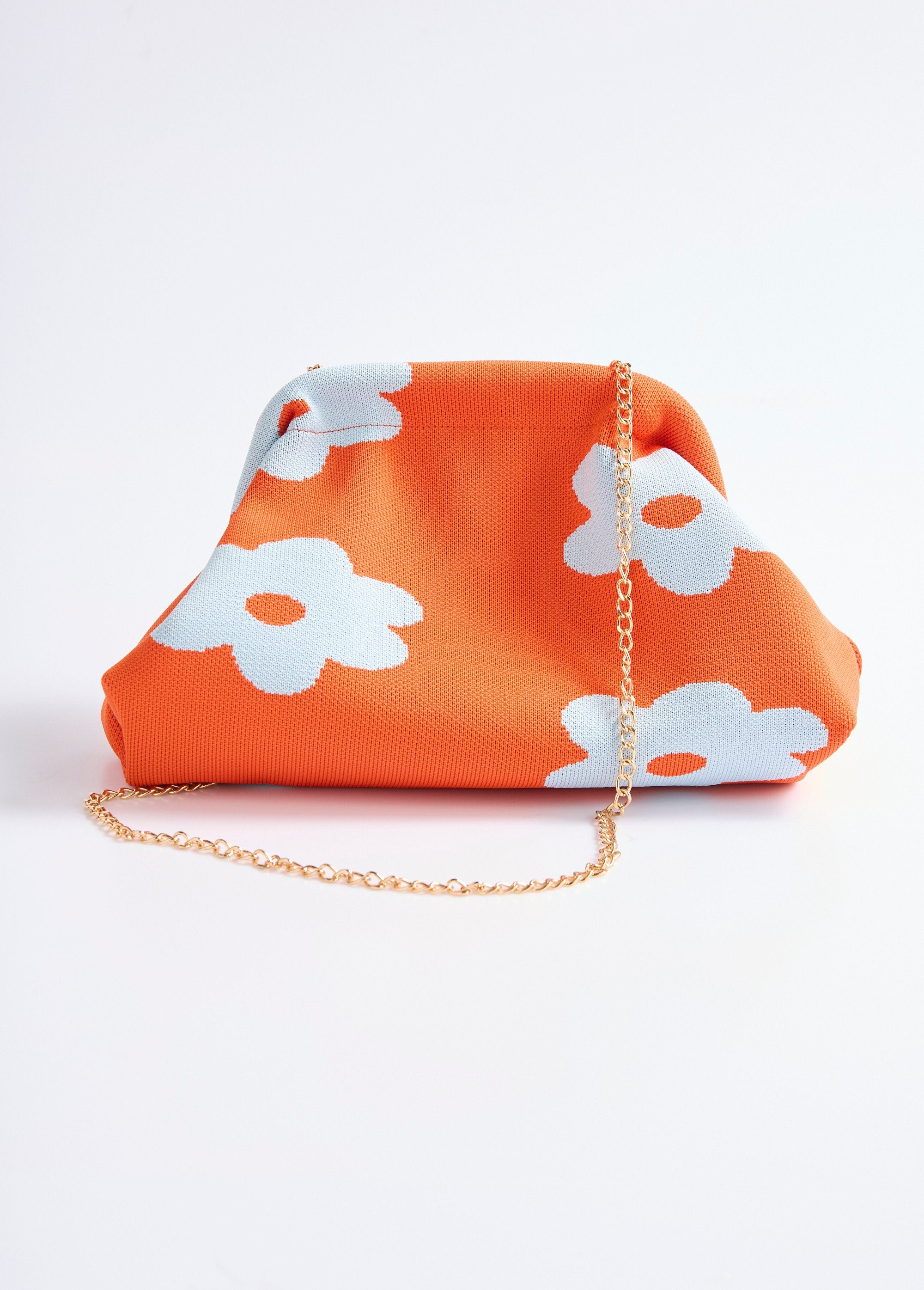 Mesh_handbag,_rigid_clasp_and_chain_Orange_and_blue_FA1_slim