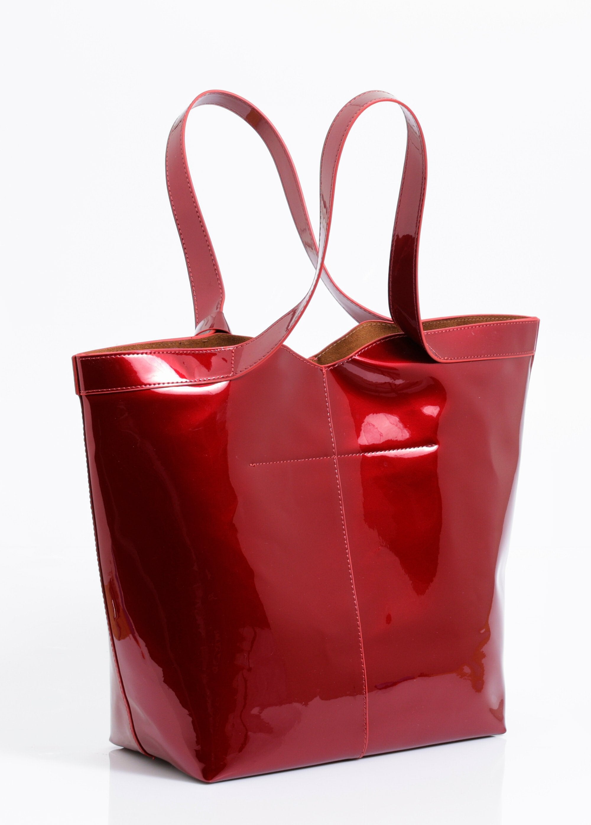 patent_leather_tote_bag_with_handles_and_charm_Red_varnish_DE1_slim