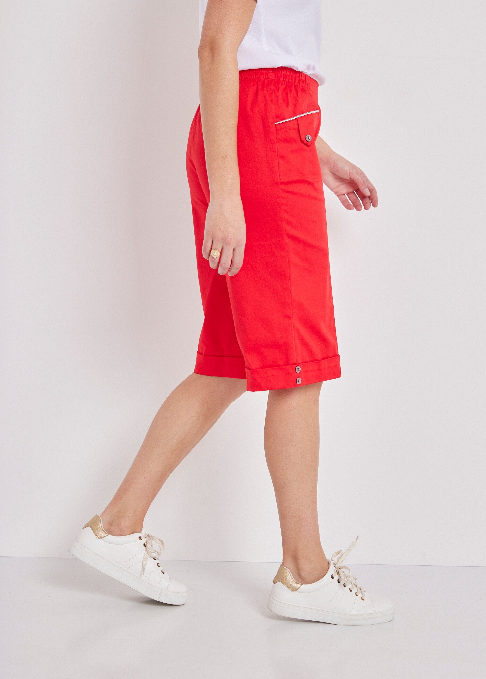 Bermuda_shorts_with_semi-elasticated_waistband_Red_DR1_slim