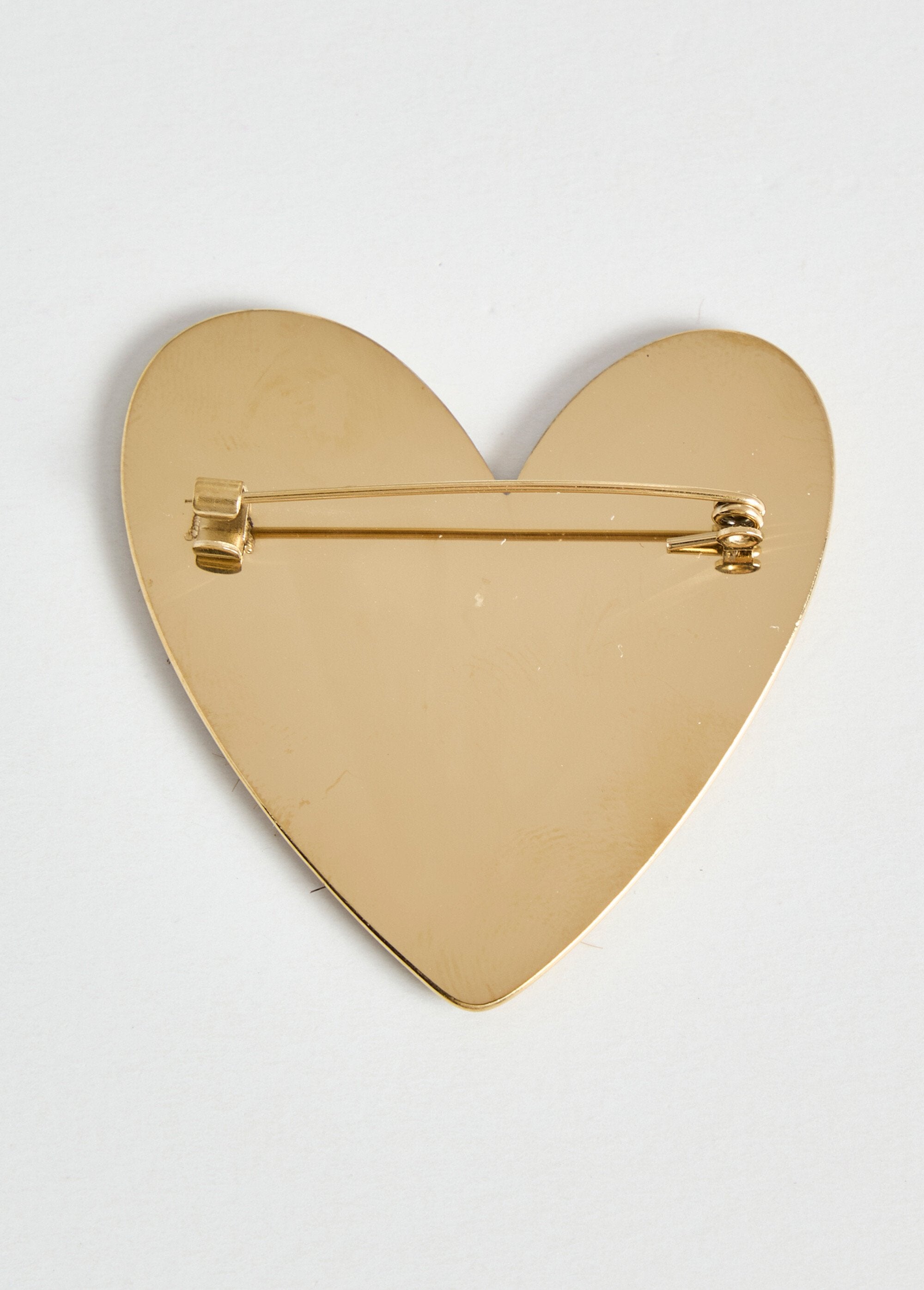 Heart-shaped_brooch_in_leopard_fur_Leopard_DO1_slim