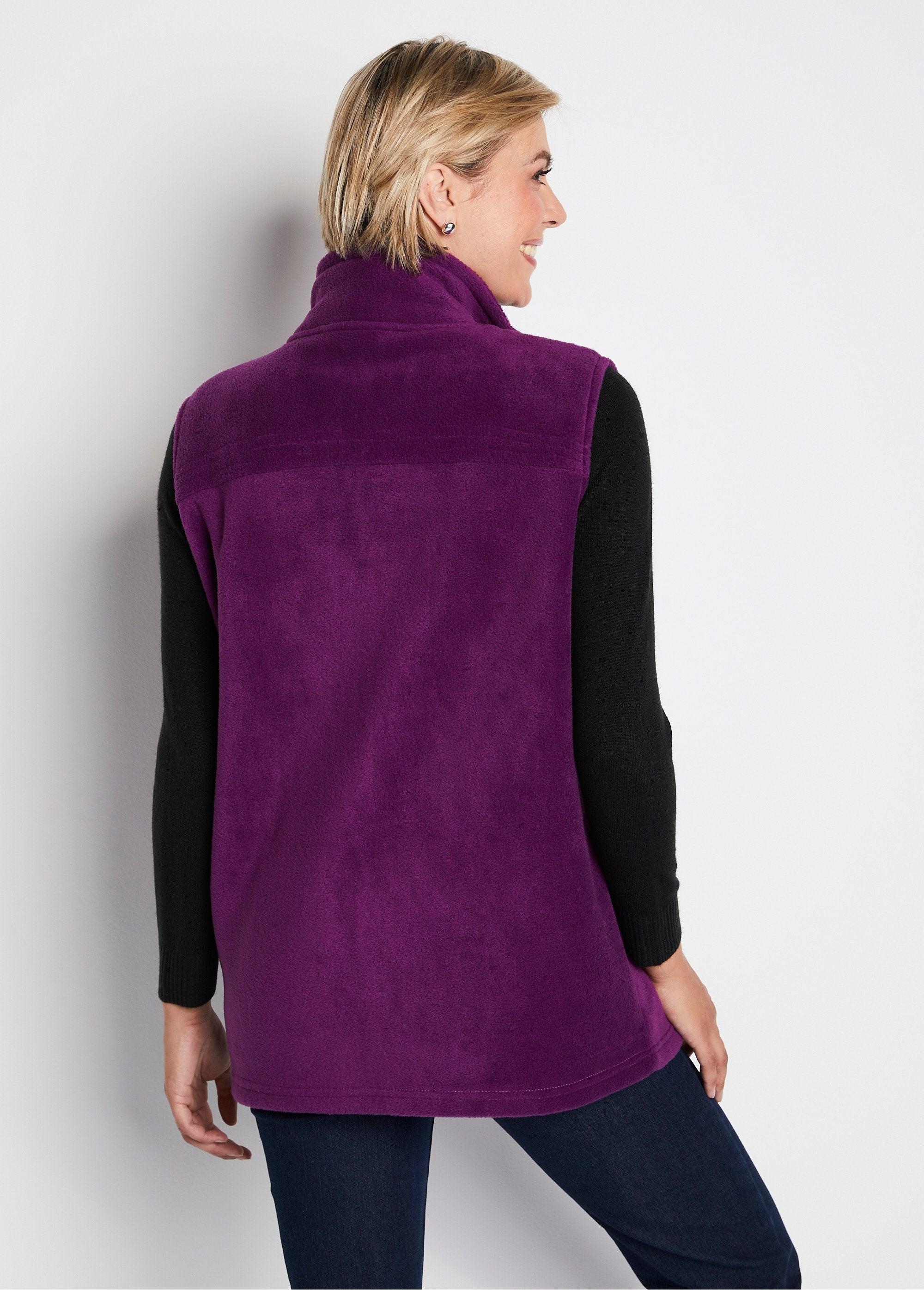 Zipped_sleeveless_fleece_jacket_Eggplant_DO2_slim