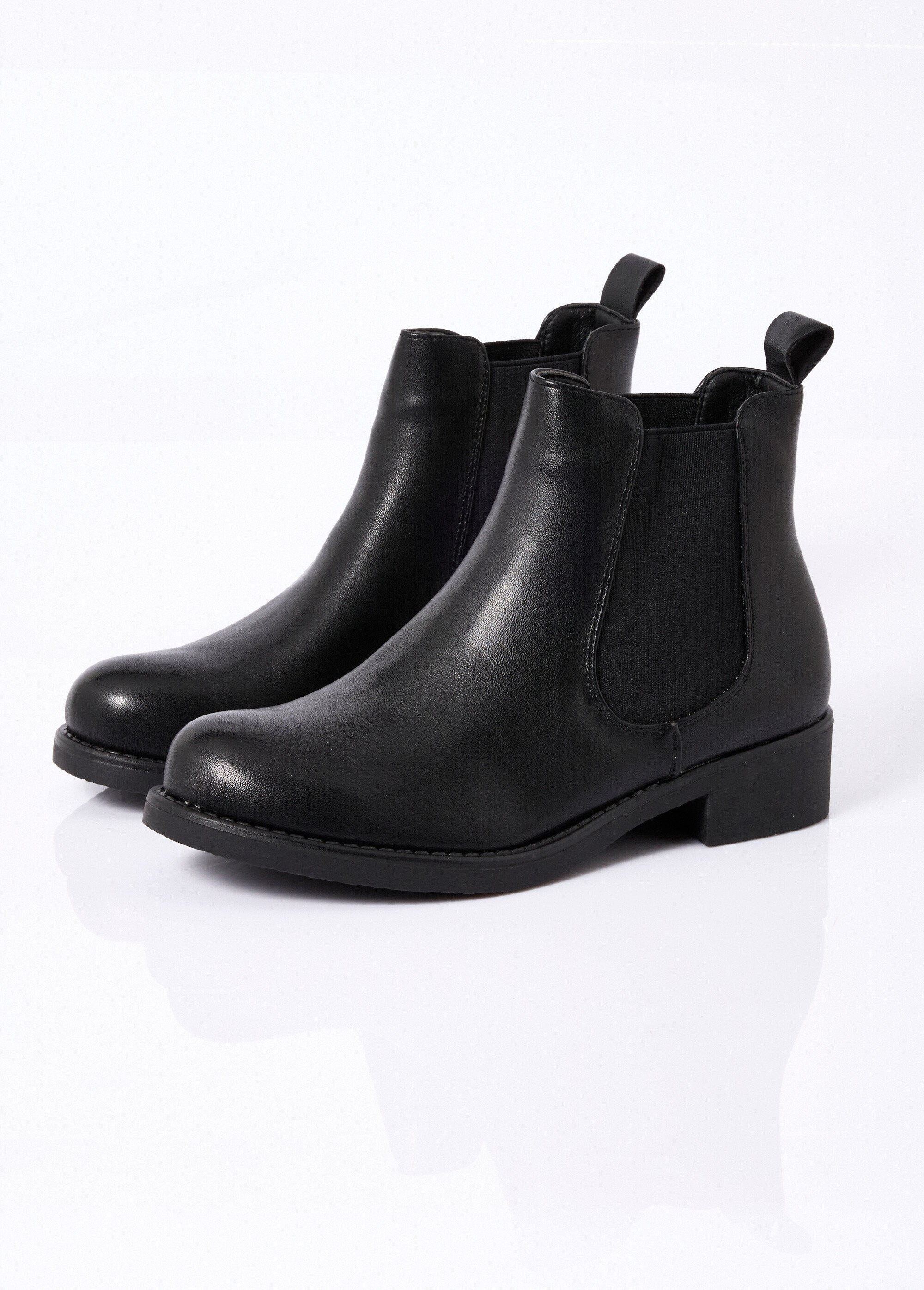 Chelsea_boots_with_non-slip_soles_Black_DE1_slim