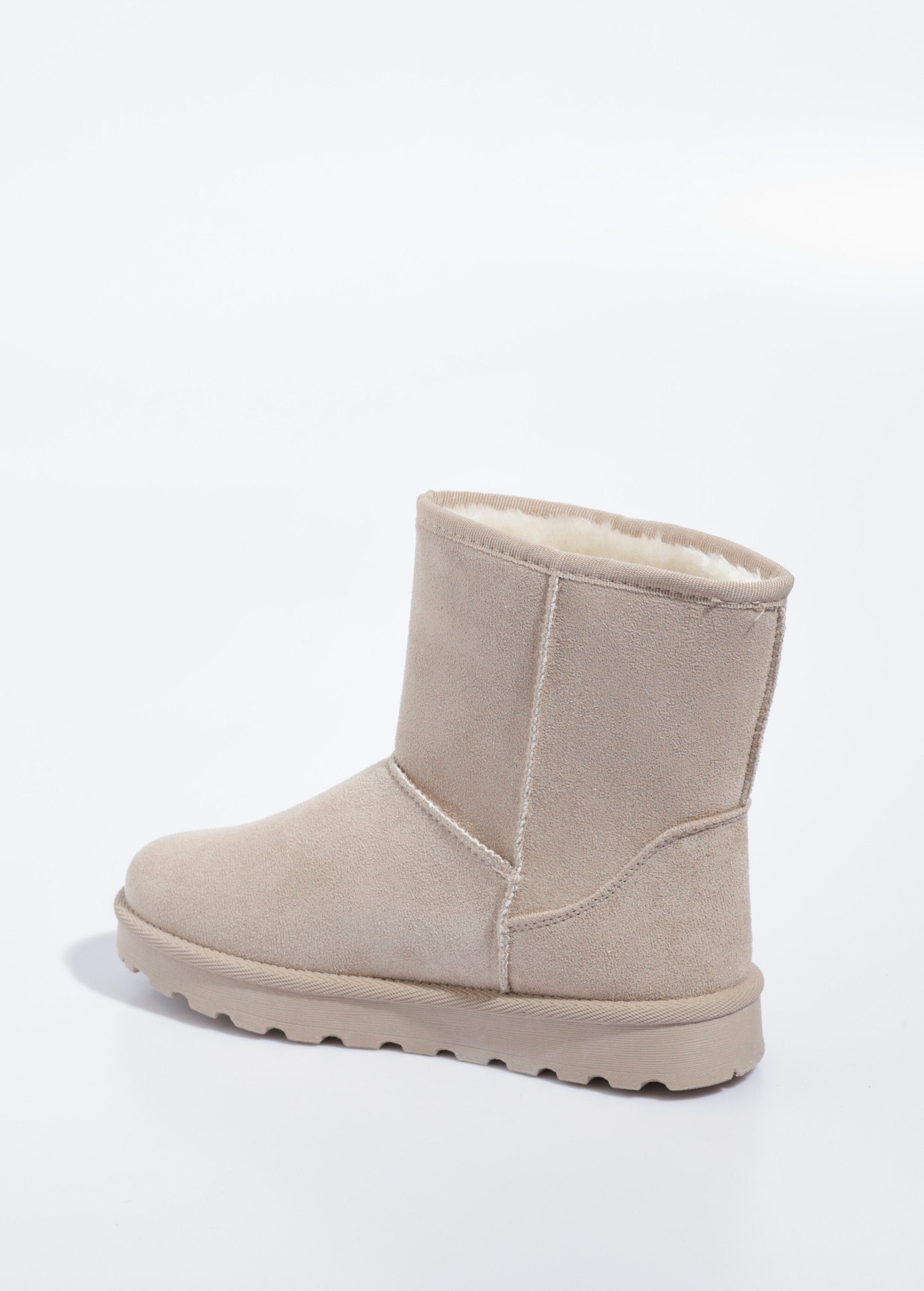 Warm_fur-lined_boots_with_wedge_sole_Beige_DO1_slim