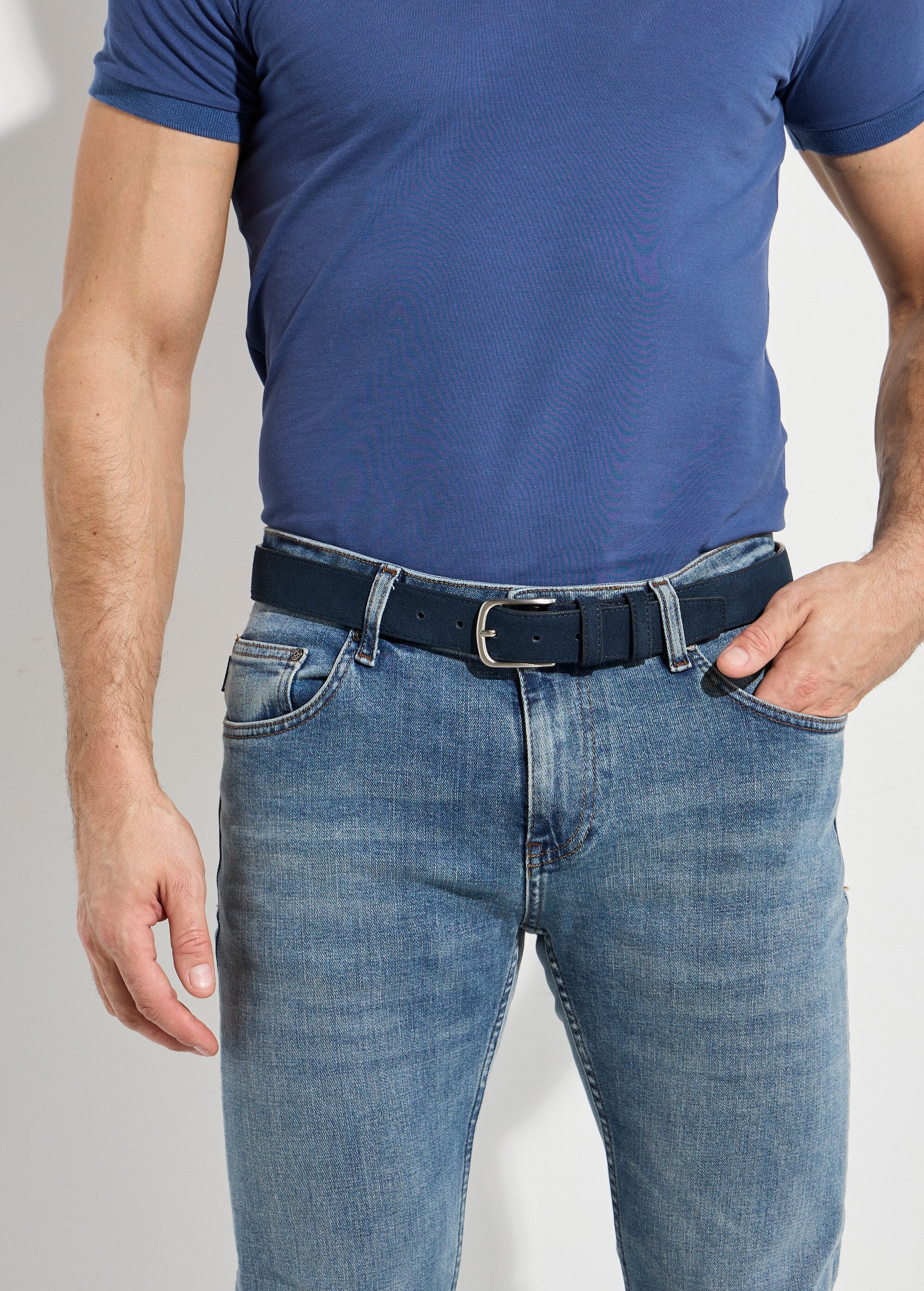 Suede_leather_belt_and_metal_buckle_Navy_blue_FA1_slim