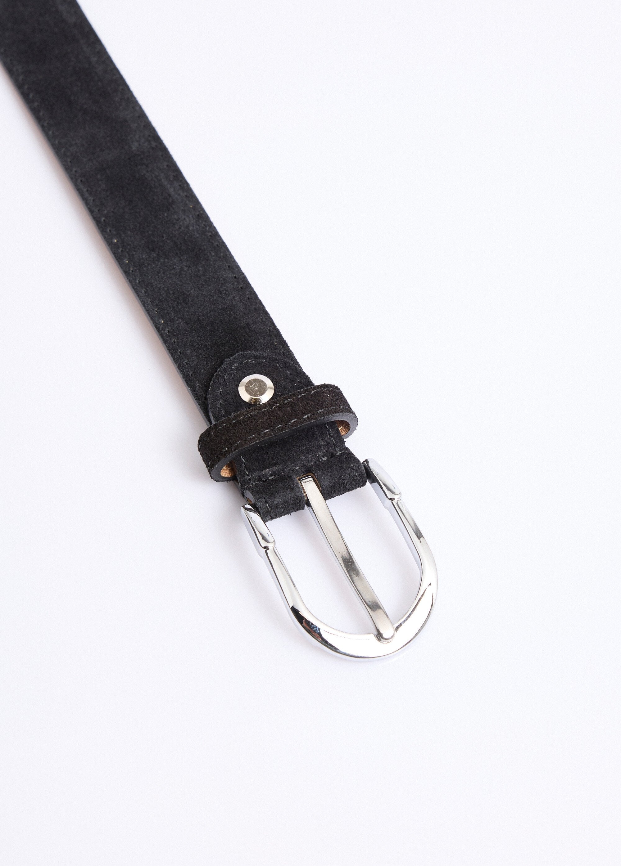 Thin_suede_leather_belt_with_rounded_buckle_Black_DE1_slim