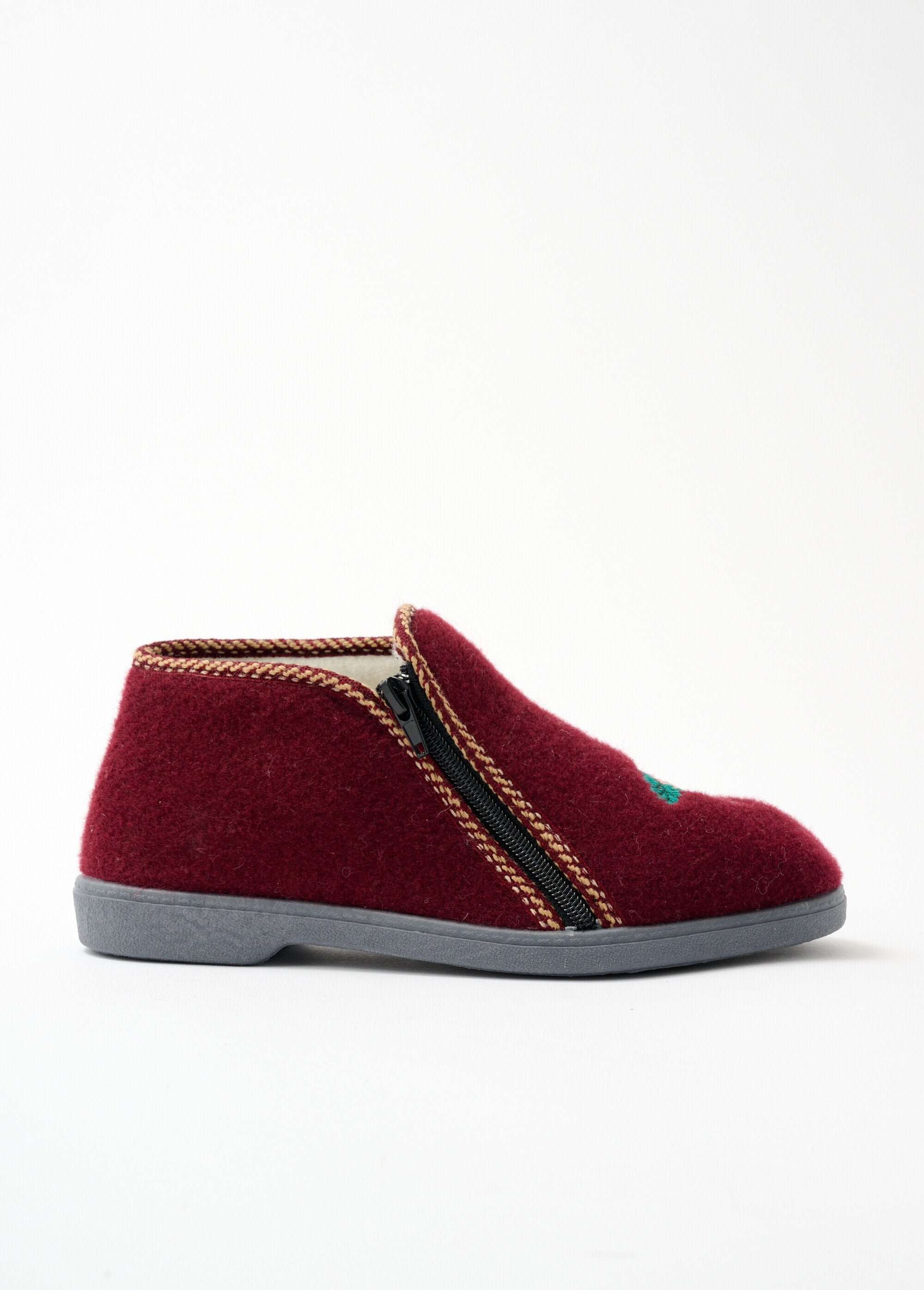 Wide_embroidered_high_slippers_Bordeaux_DR1_slim