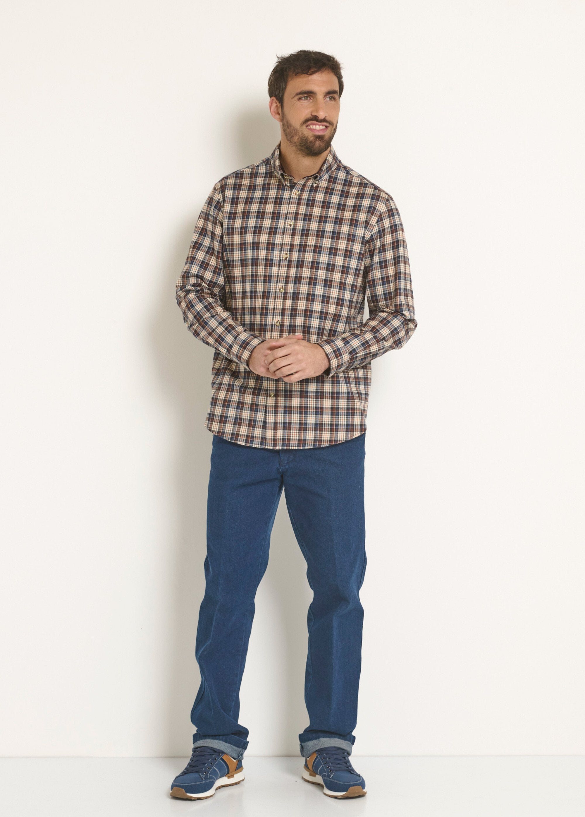 Flannel_shirt_with_velvet_details,_light_Brown_tiles_SF1_slim