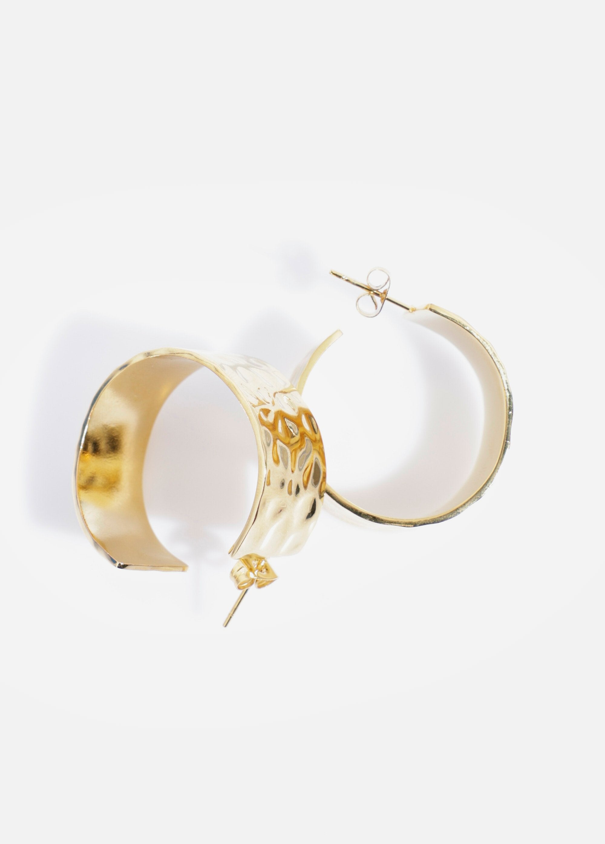 Large_hammered_stainless_steel_hoop_earrings_Golden_DE1_slim