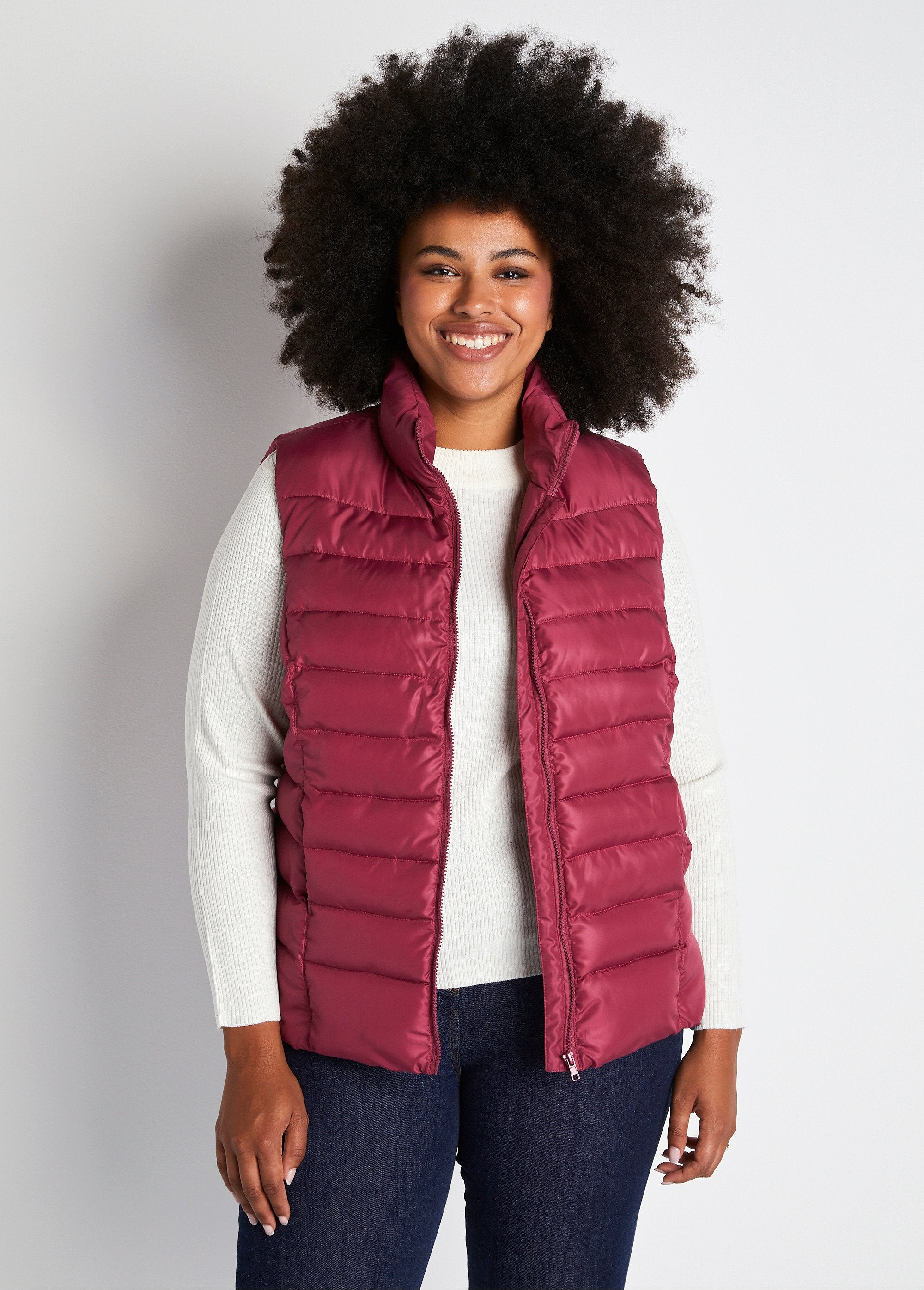 Short_sleeveless_zipped_down_jacket_Plum_FA2_curvy