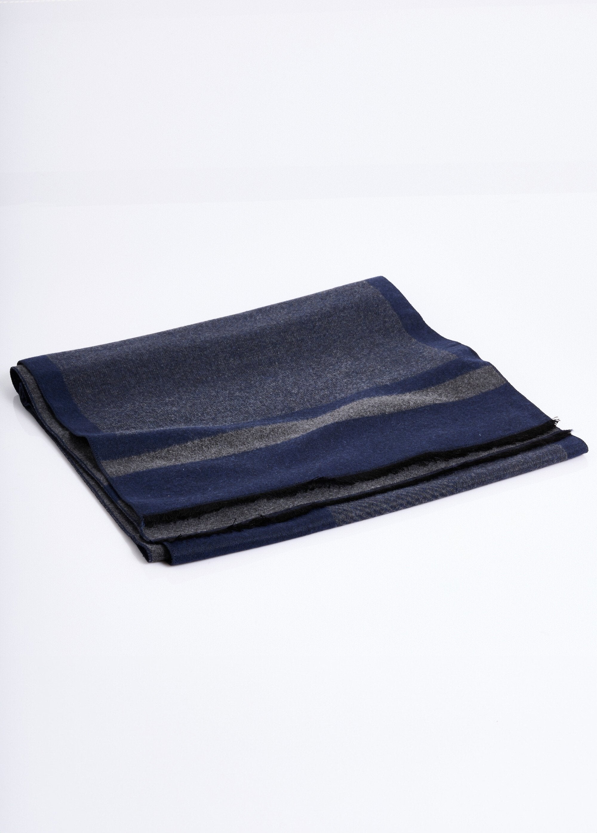 Two-tone_patterned_scarf_with_small_fringes_Blue_FA1_slim