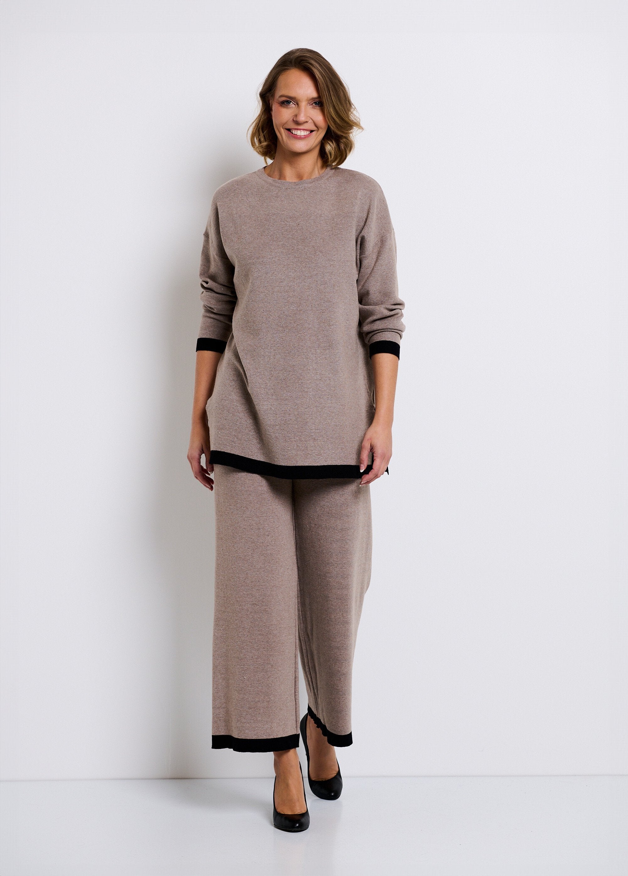 Ensemble_en_maille_extensible_Taupe_FA1_slim