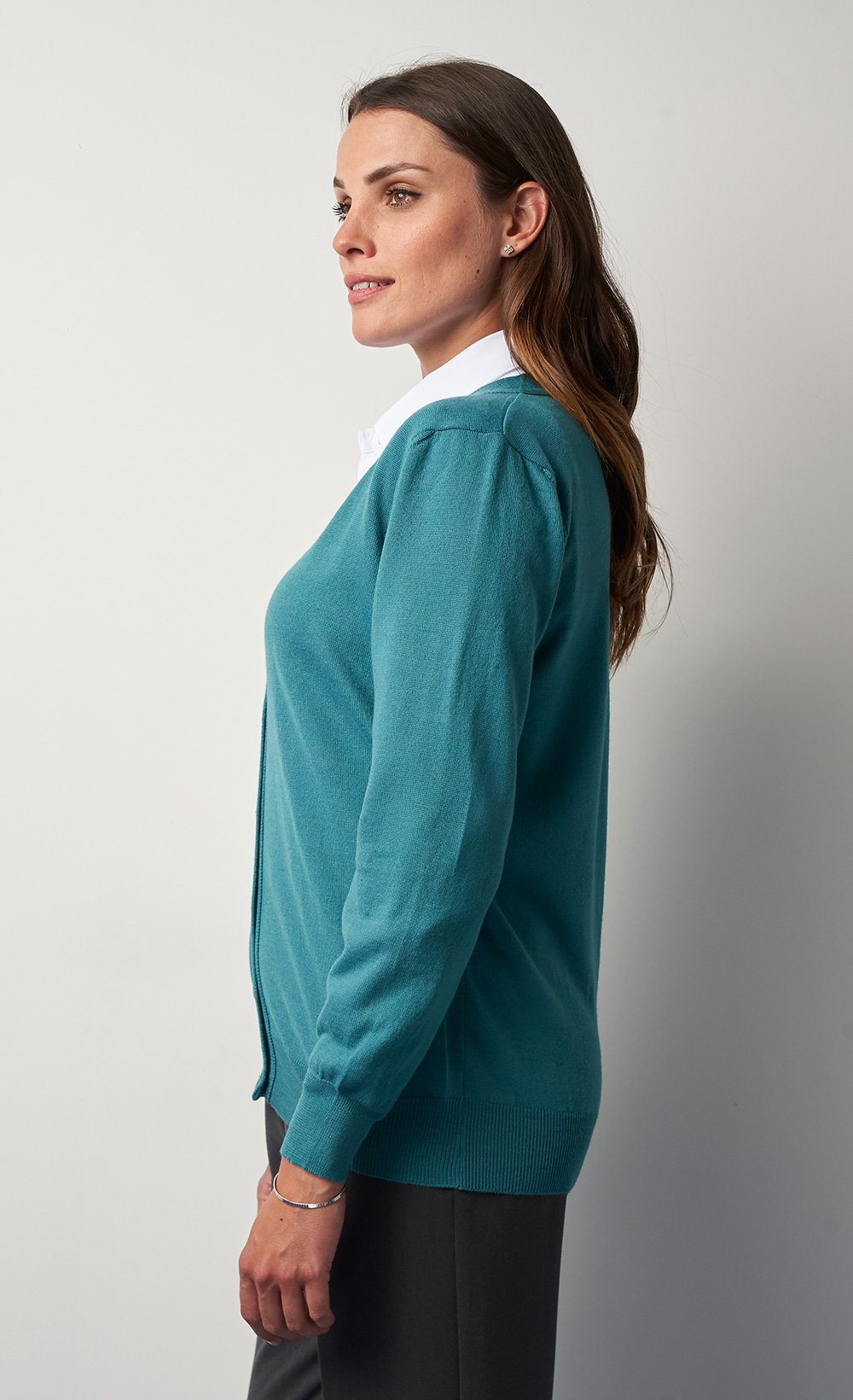 Buttoned_V-neck_cardigan_with_merino_wool_Emerald_DR1_slim