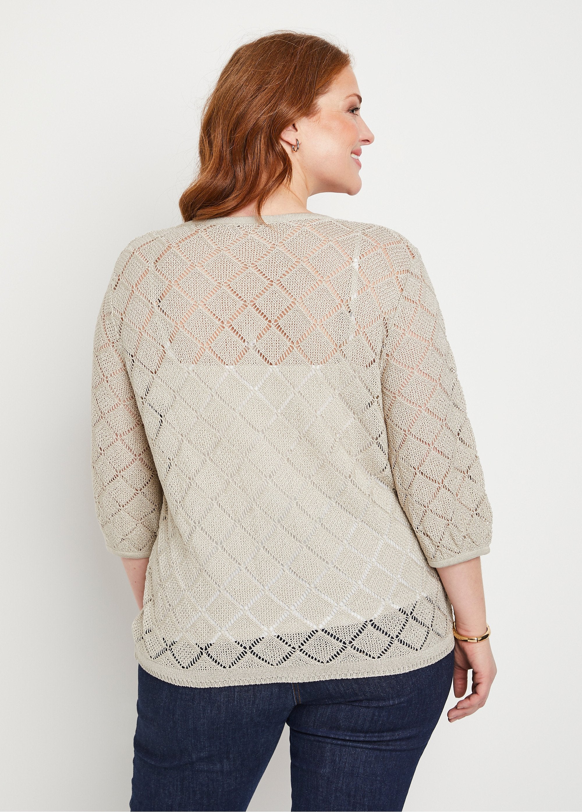 Short_buttoned_V-neck_openwork_cardigan_String_DO1_curvy