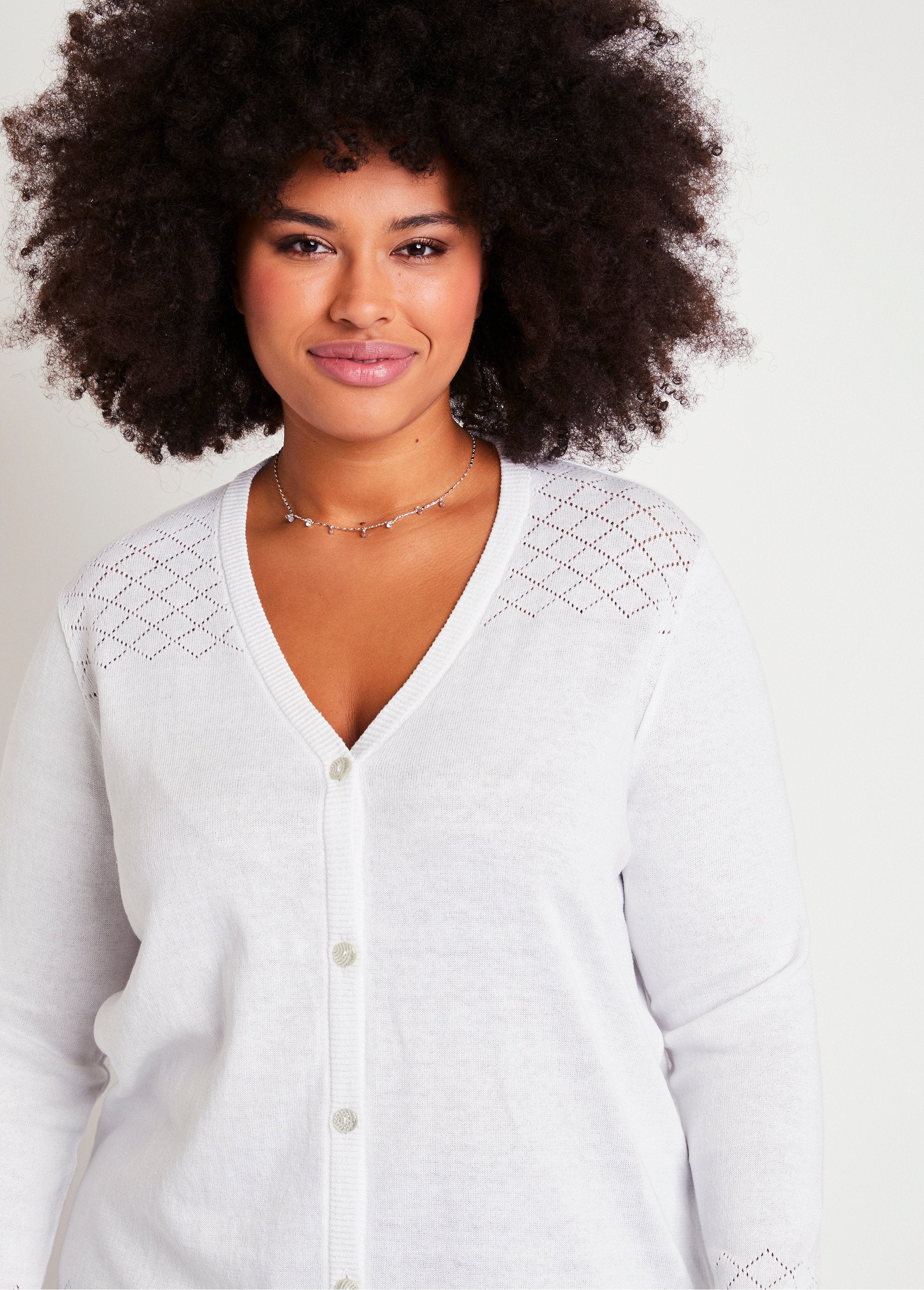 Thin_buttoned_openwork_cardigan_Ecru_DE1_curvy