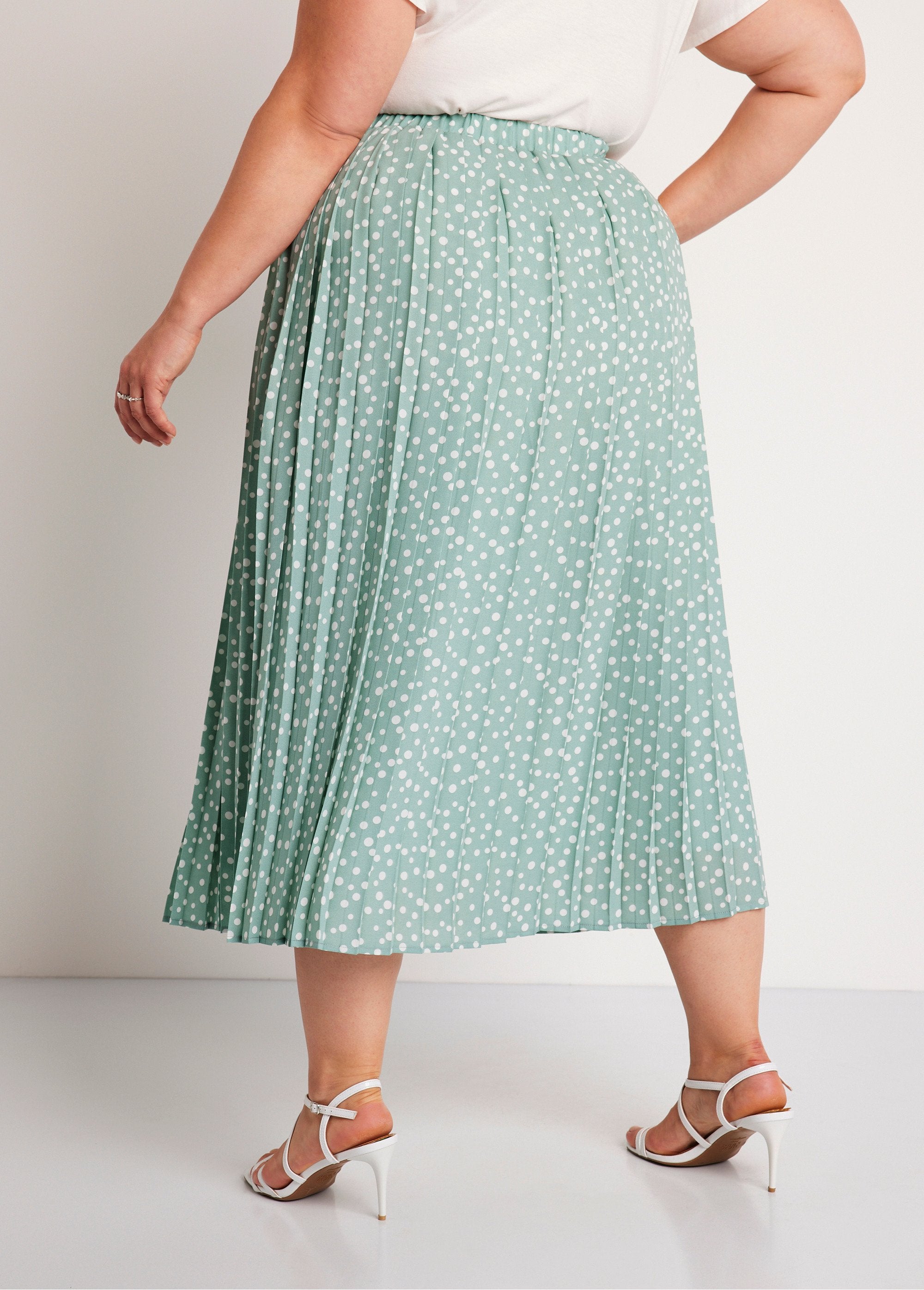 Long_pleated_polka_dot_print_skirt_Mint_and_white_DO1_curvy