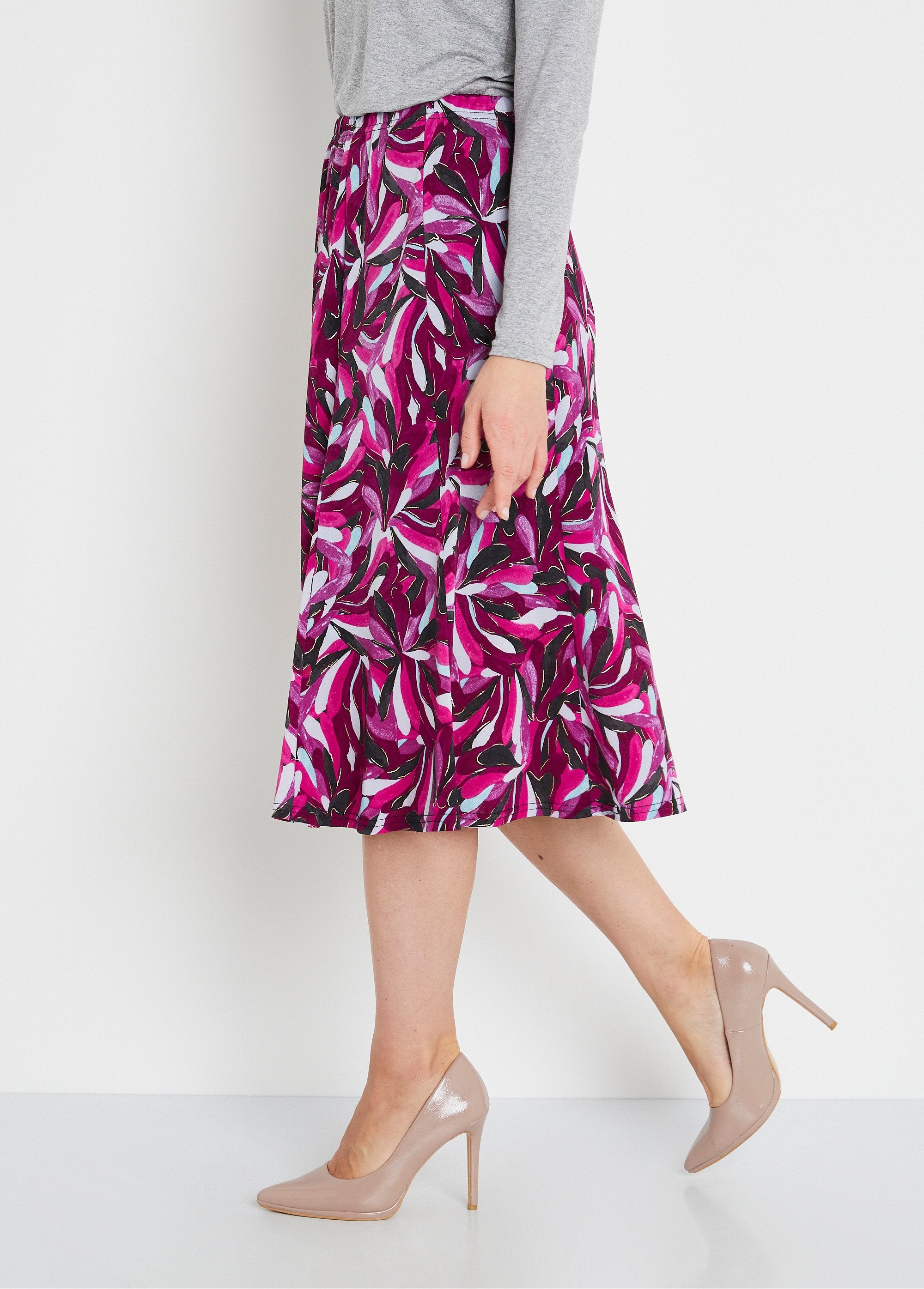 Mid-length_flared_skirt_in_shiny_thread_print_Fuchsia_prints_DR1_slim