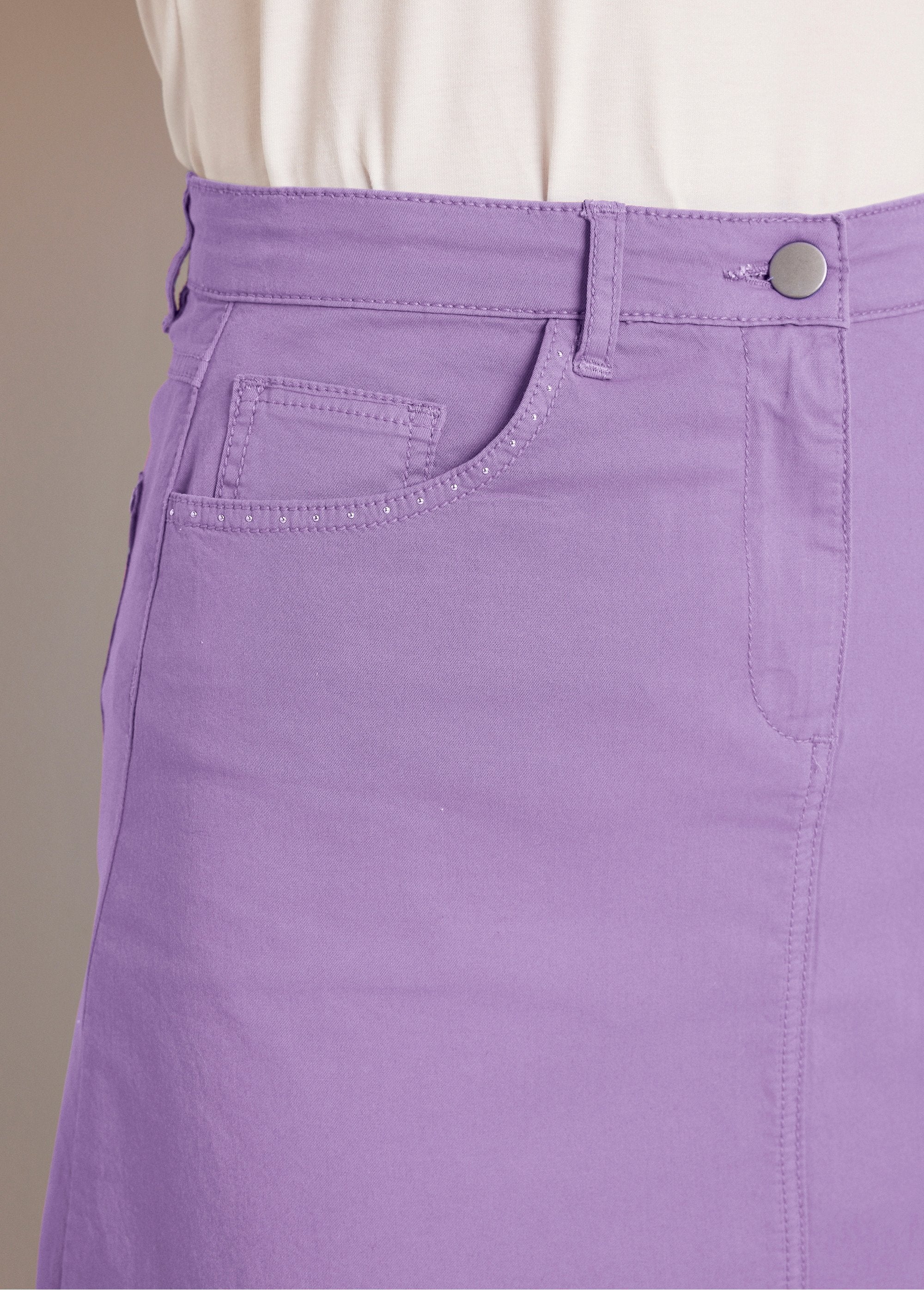 Mid-length_trapeze_skirt_with_5_pockets_Purple_DE1_slim